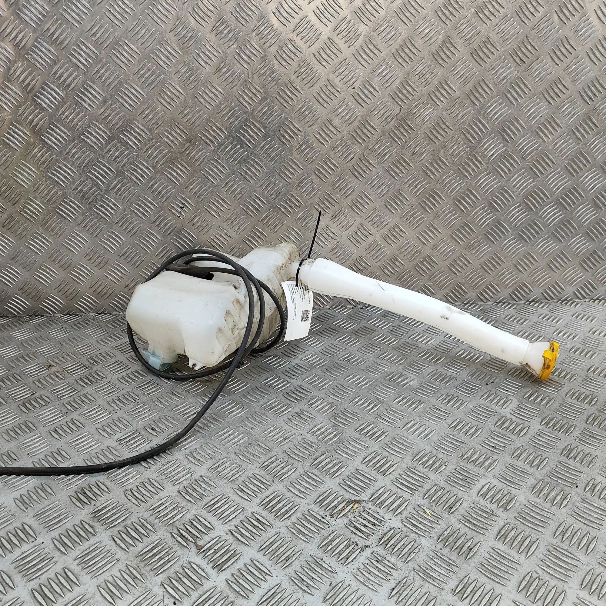 Opel Movano (B) Window Washer Tank Window Washer Tank — OPEL MOVANO (B Van) (2010-...