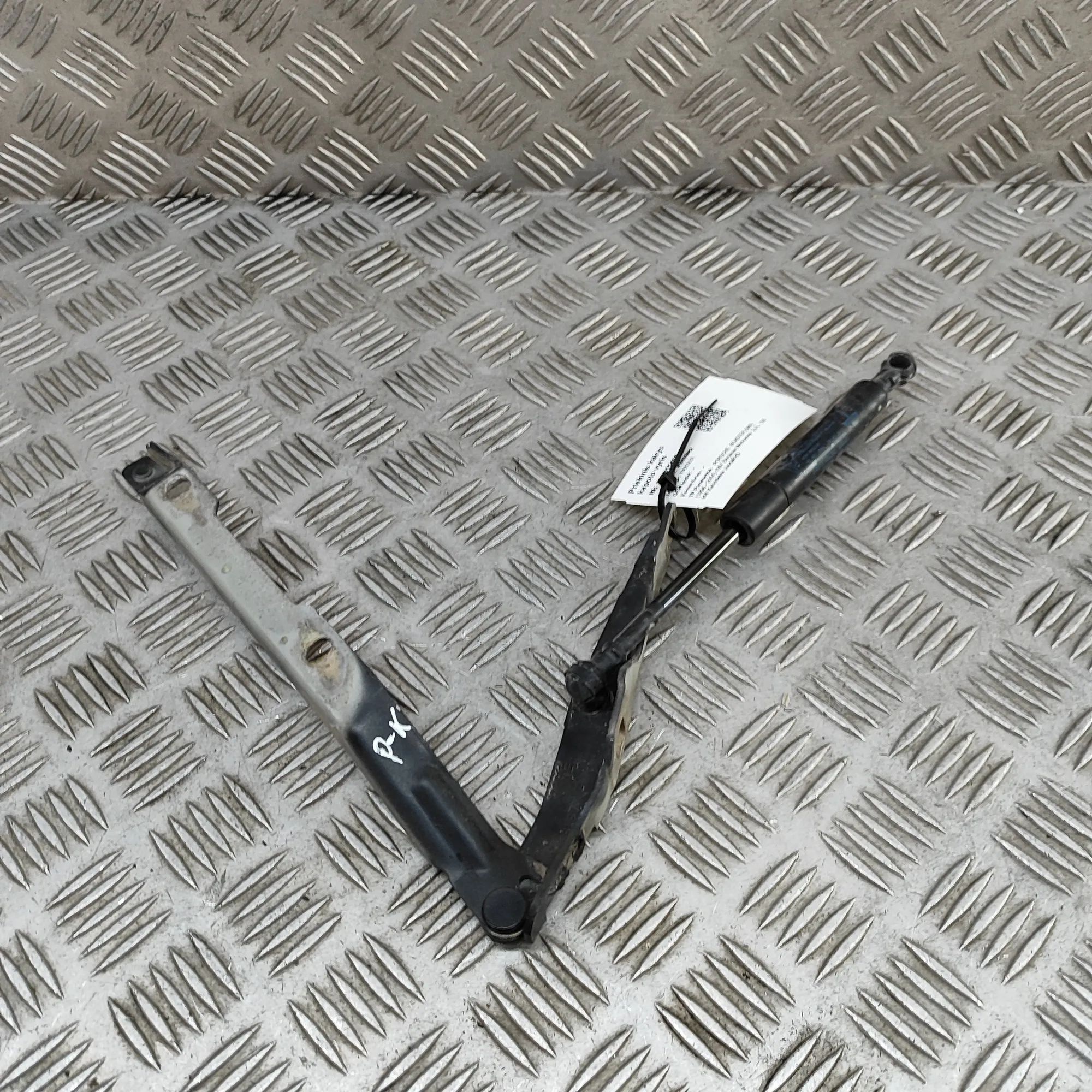 Porsche Boxster (986) Bonnet hinge — front left Bonnet hinge — front left — PORSCHE BOXSTER (98...