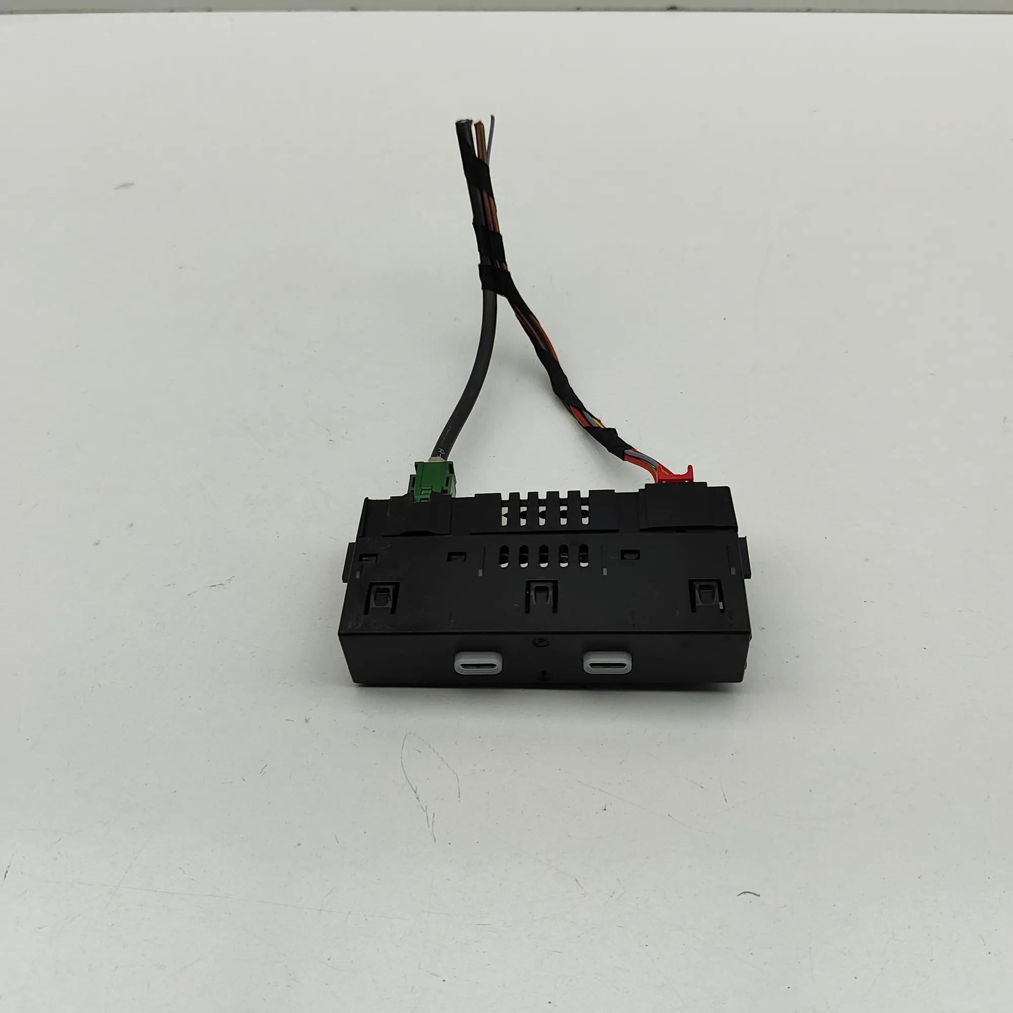Skoda Enyaq USB USB — SKODA ENYAQ (iV SUV 5AC, 5AZ) (2020-...) ...