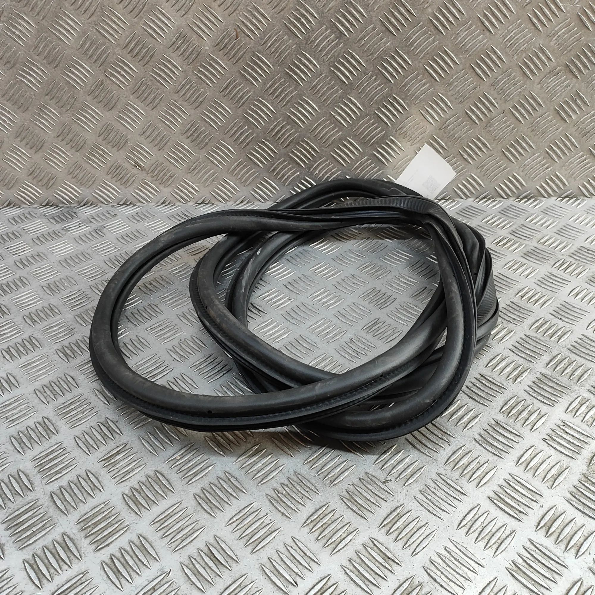 Skoda Kamiq Door rubber seal — front left Door rubber seal — front left — SKODA KAMIQ (20...