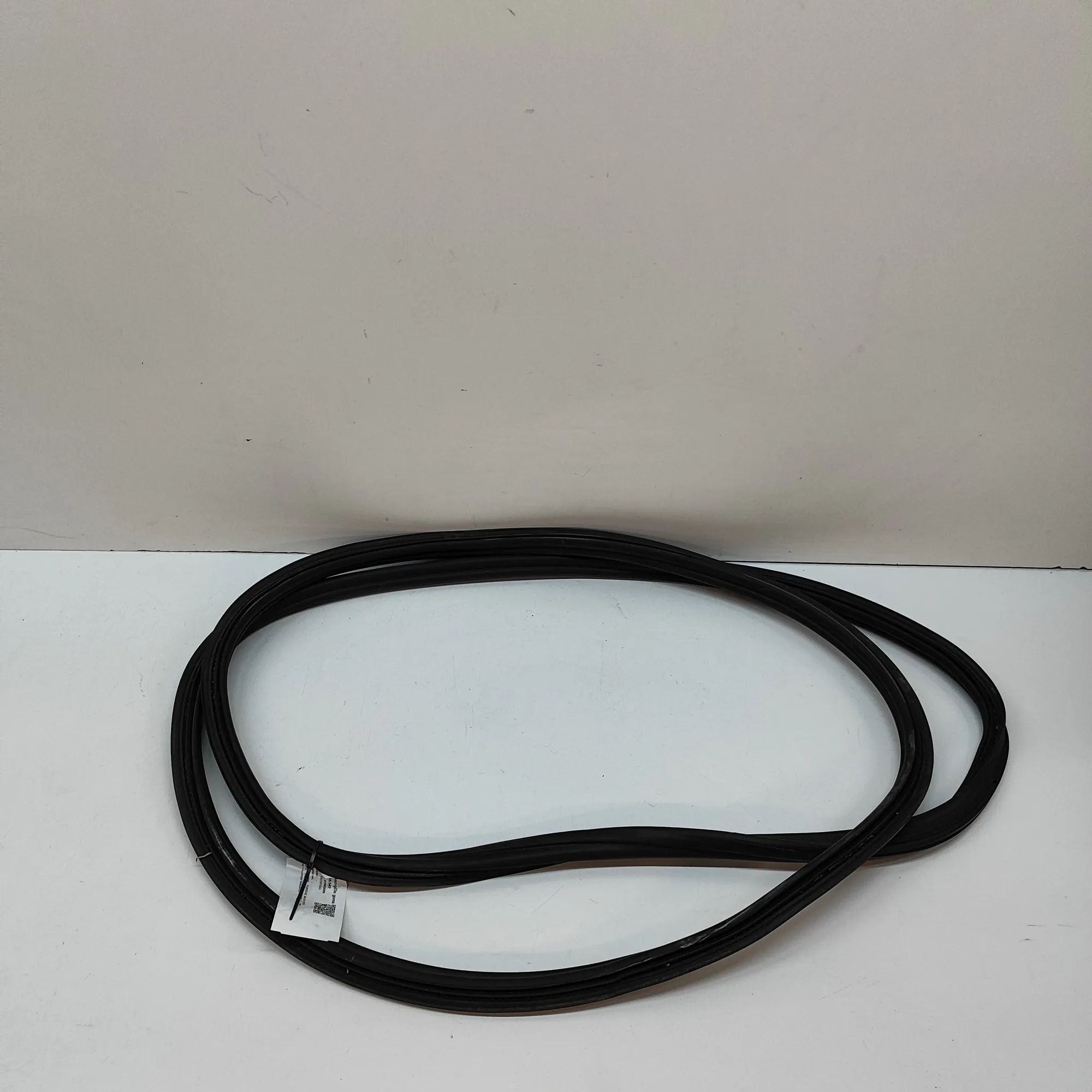 Porsche Macan Tailgate rubber seal Tailgate rubber seal — PORSCHE MACAN (95B) (201...