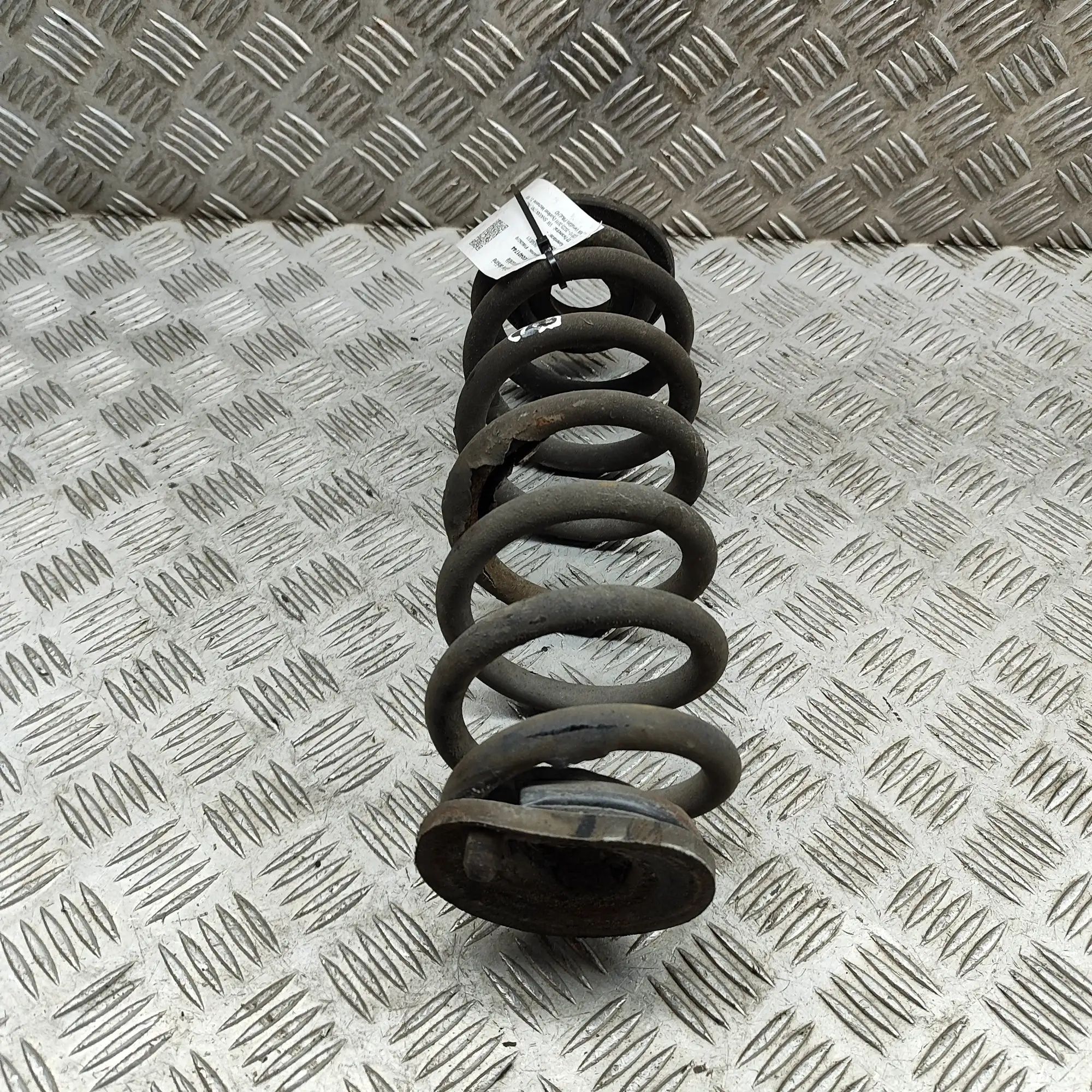 Volkswagen Sharan Coil spring — rear right Coil spring — rear right — VW SHARAN (7N1, 7N2)...
