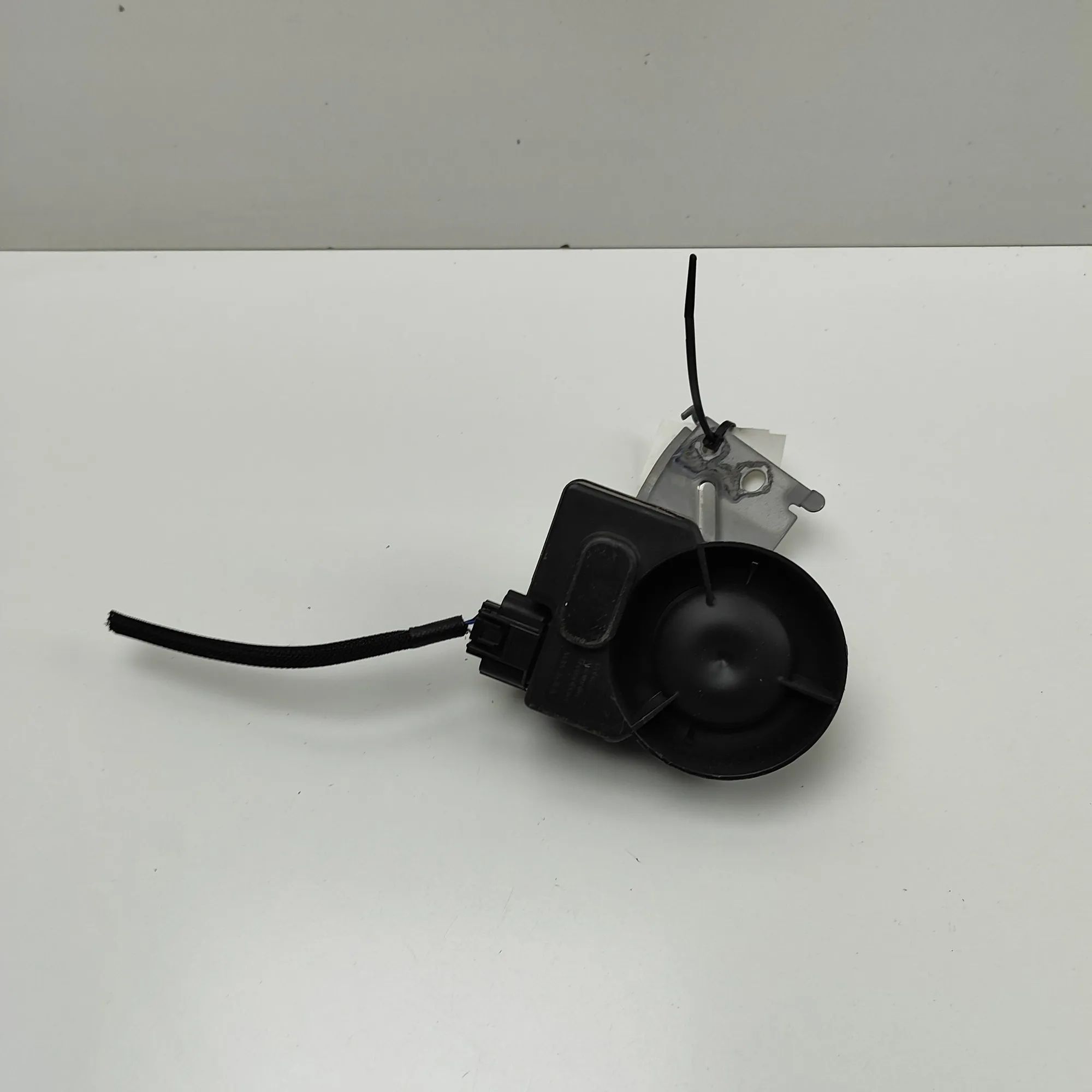 Toyota Prius+ Alarm siren Alarm siren — TOYOTA PRIUS (PLUS _W4_) (2011-.....