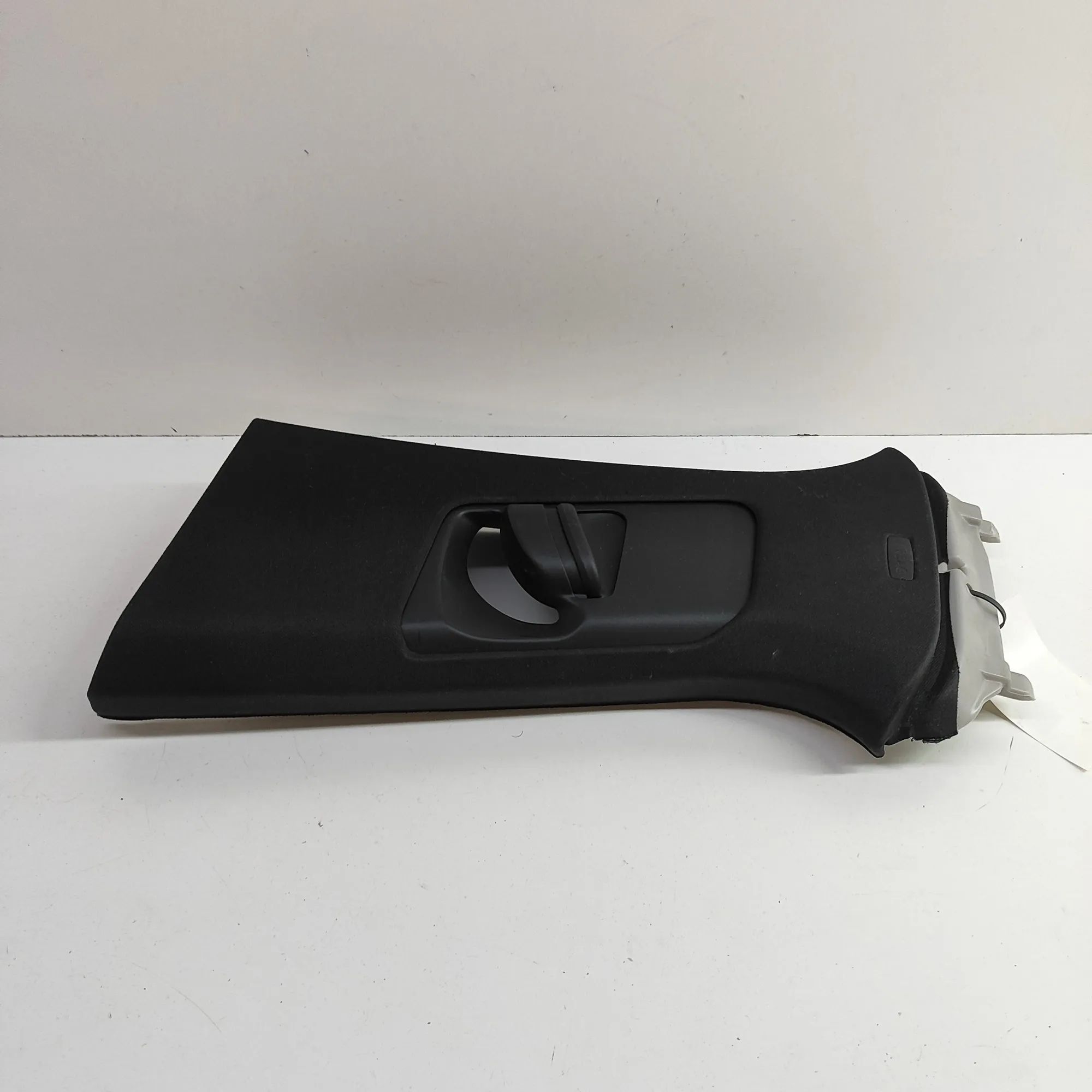 Porsche Cayenne B-pillar trim — left B-pillar trim — left — PORSCHE CAYENNE (9Y0/9Y3...