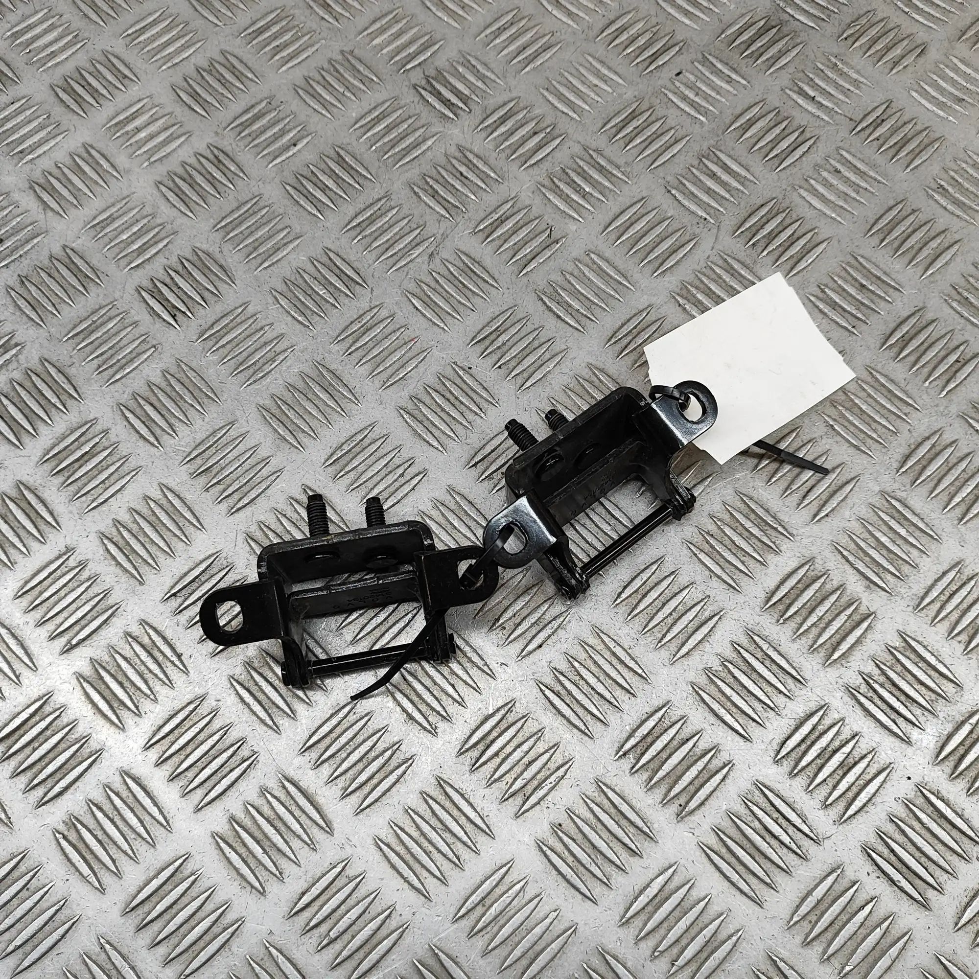 Volvo XC60 Tailgate hinge set Tailgate hinge set — VOLVO XC60 (II 246) (2017-...