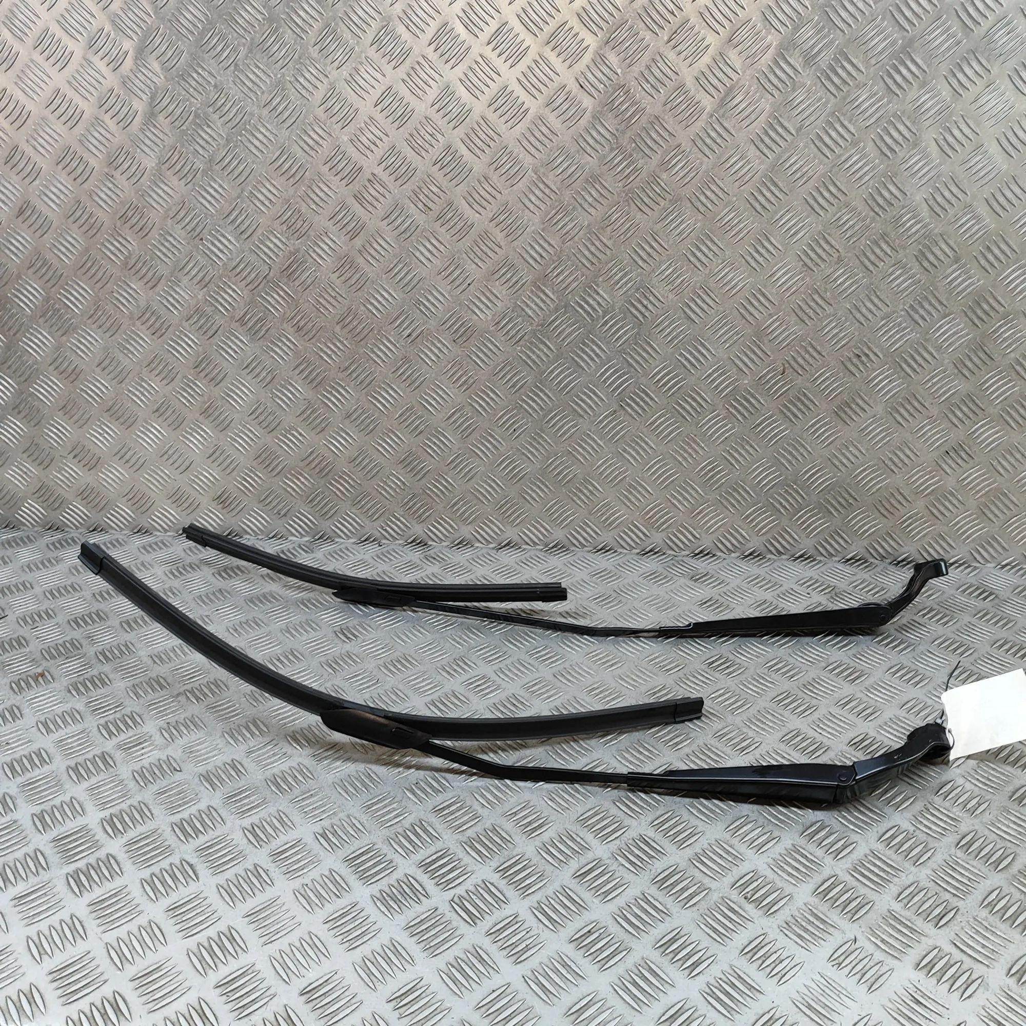 Audi A3 (8Y)  Front Wiper Arms Front Wiper Arms — AUDI A3 (Limousine 8YS) (202...