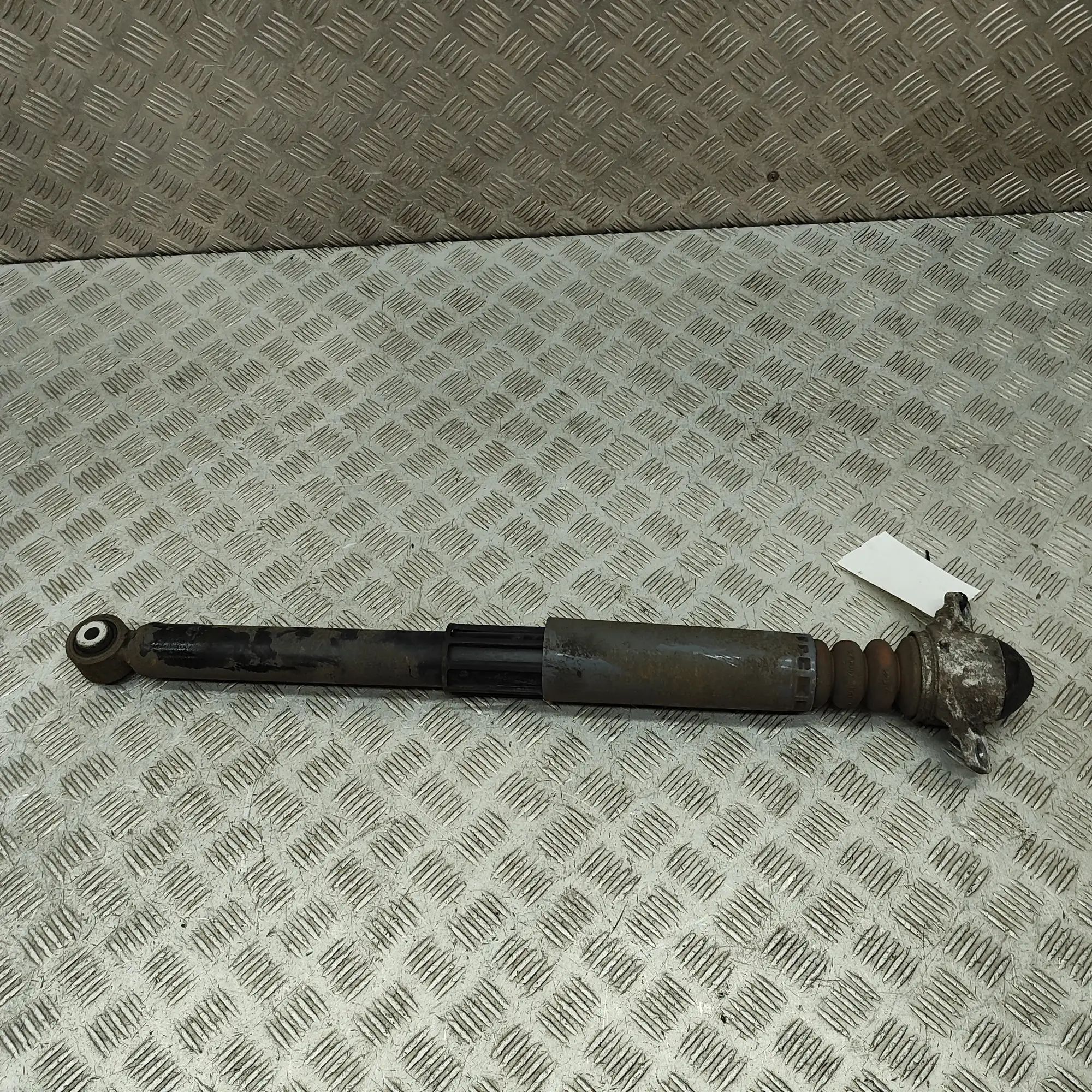 Audi Q2 (GA) Shock absorber — rear left Shock absorber — rear left — AUDI Q2 (GA) (2016...