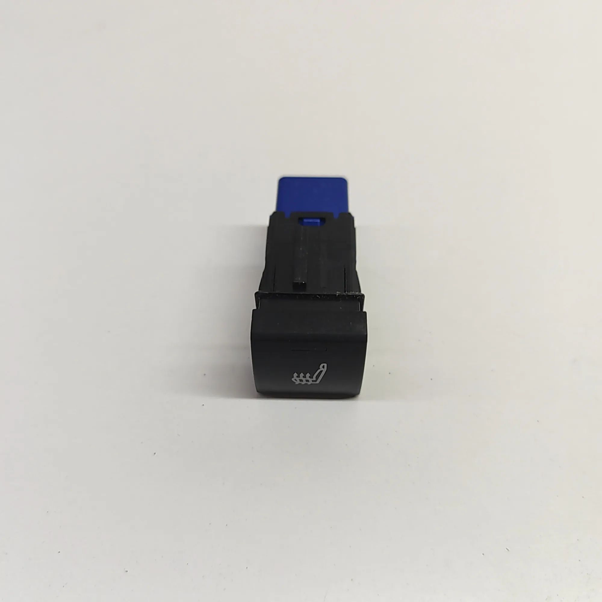 Toyota RAV4 (XA40) Seat heating switch Seat heating switch — TOYOTA RAV (4 V XA50) (20...