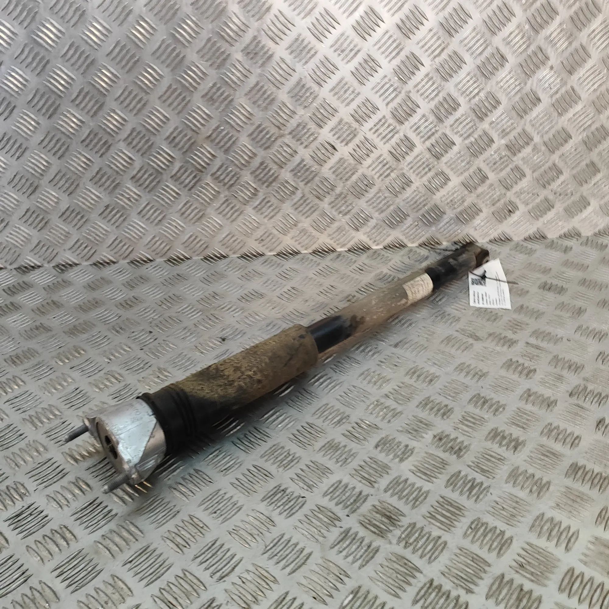 Mercedes-Benz CLA (C118) Shock absorber — rear right Shock absorber — rear right — MERCEDES BENZ CLA...