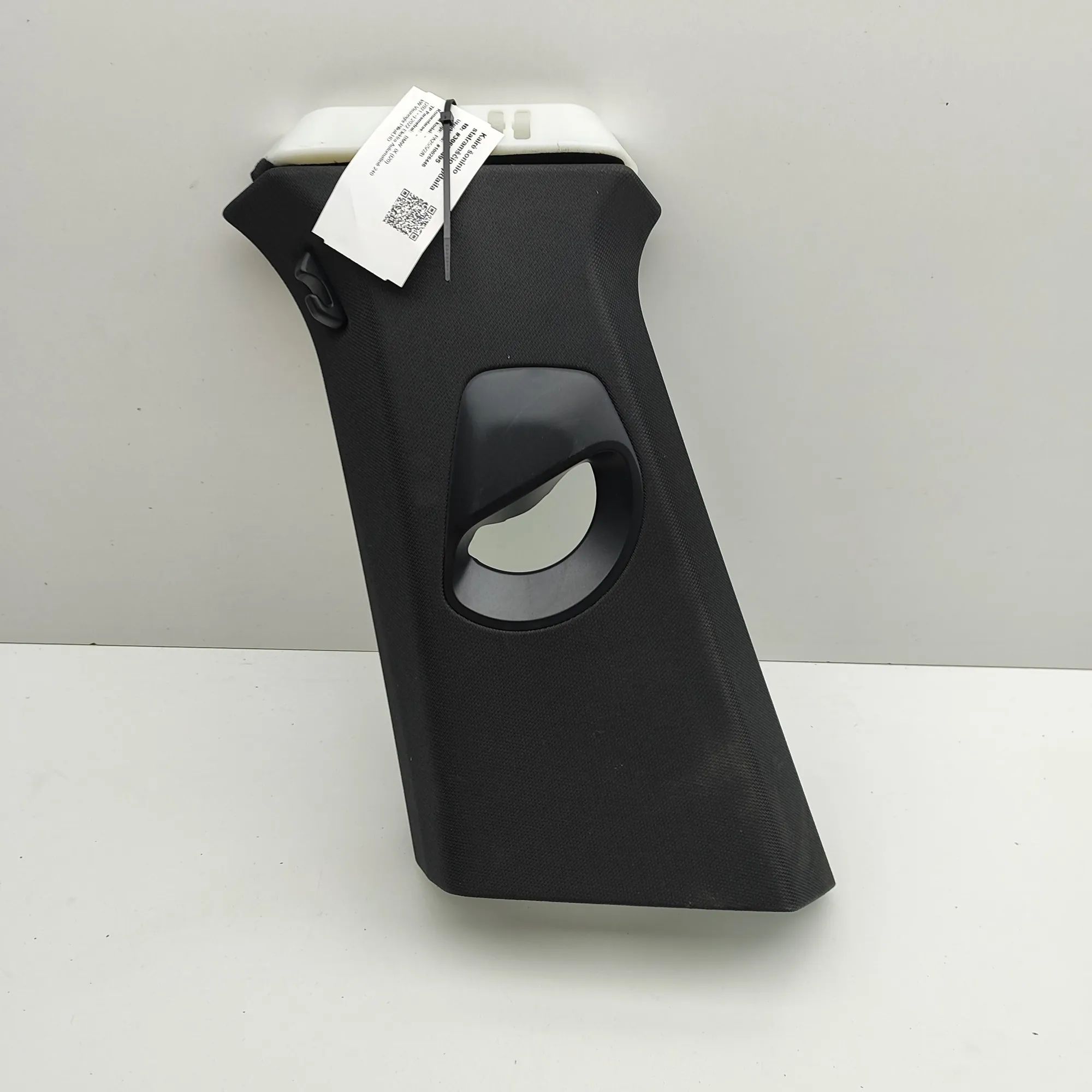 BMW iX (I20) B-pillar trim — left B-pillar trim — left — BMW IX (I20) (2021-...) ...