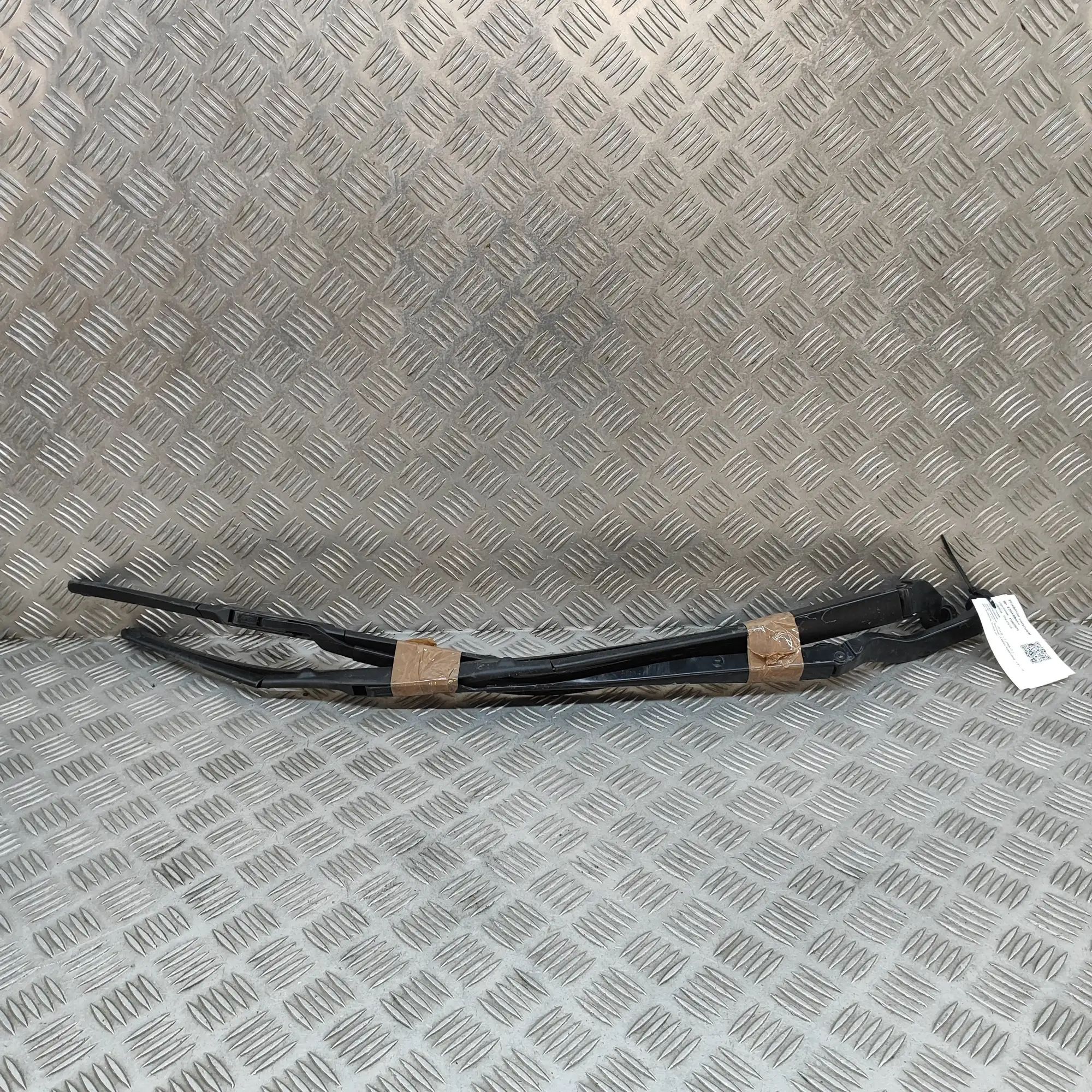 Lexus CT Front Wiper Arms Front Wiper Arms — LEXUS CT (ZWA10_) (2010-...)...