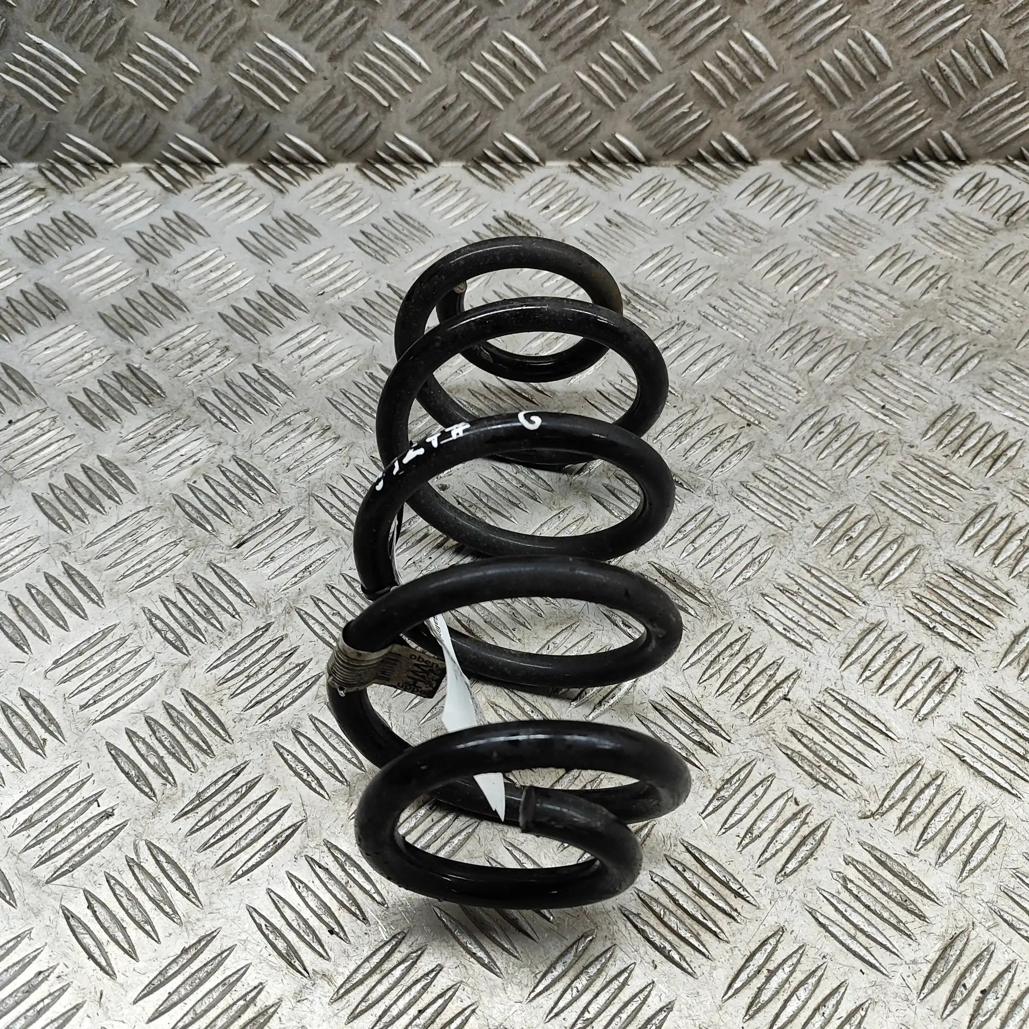 BMW 2 (F44) Coil spring — rear right Coil spring — rear right — BMW 2 SERIES (Gran C...