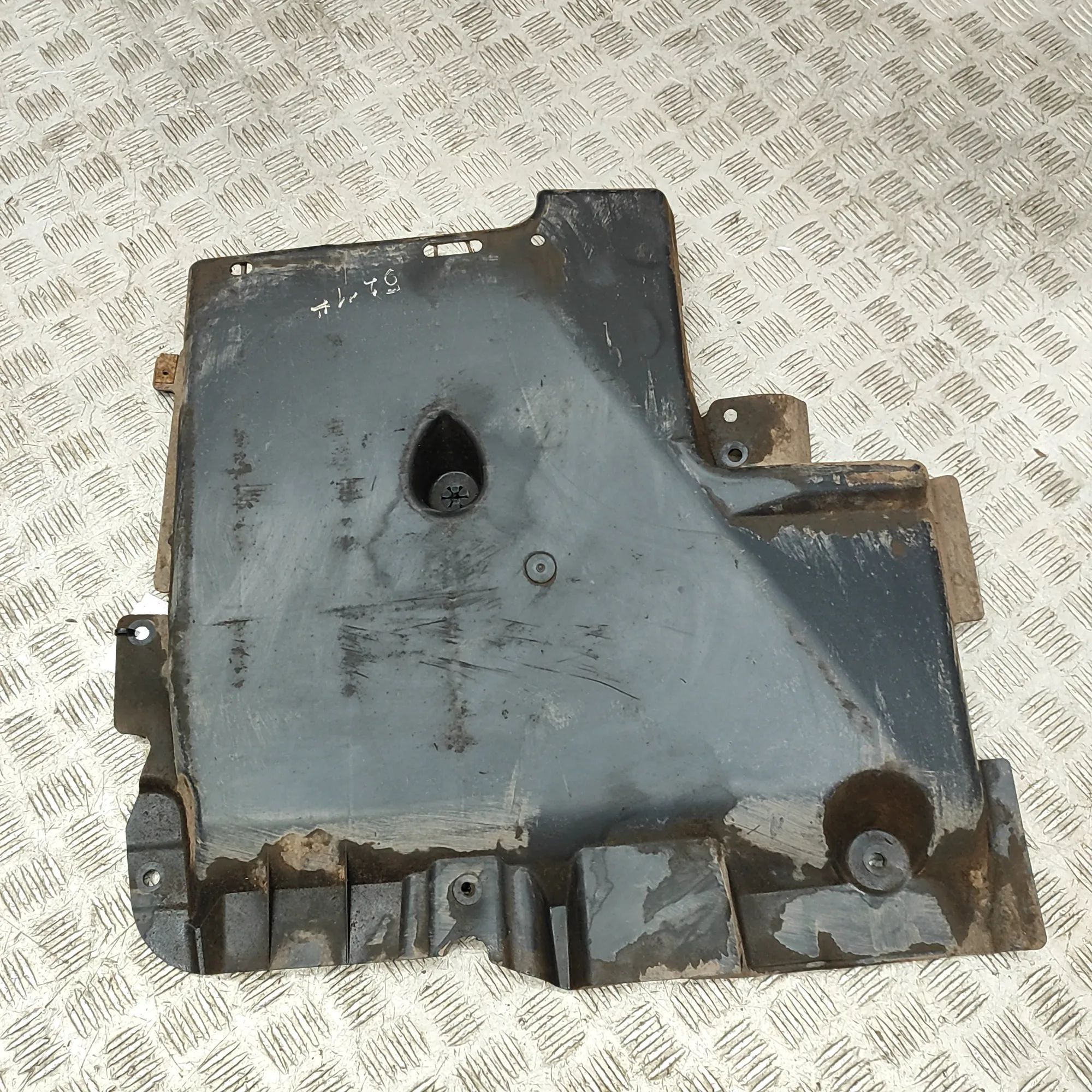 Land Rover Discovery Sport Underbody cover — rear right Underbody cover — rear right — LAND ROVER DISCO...