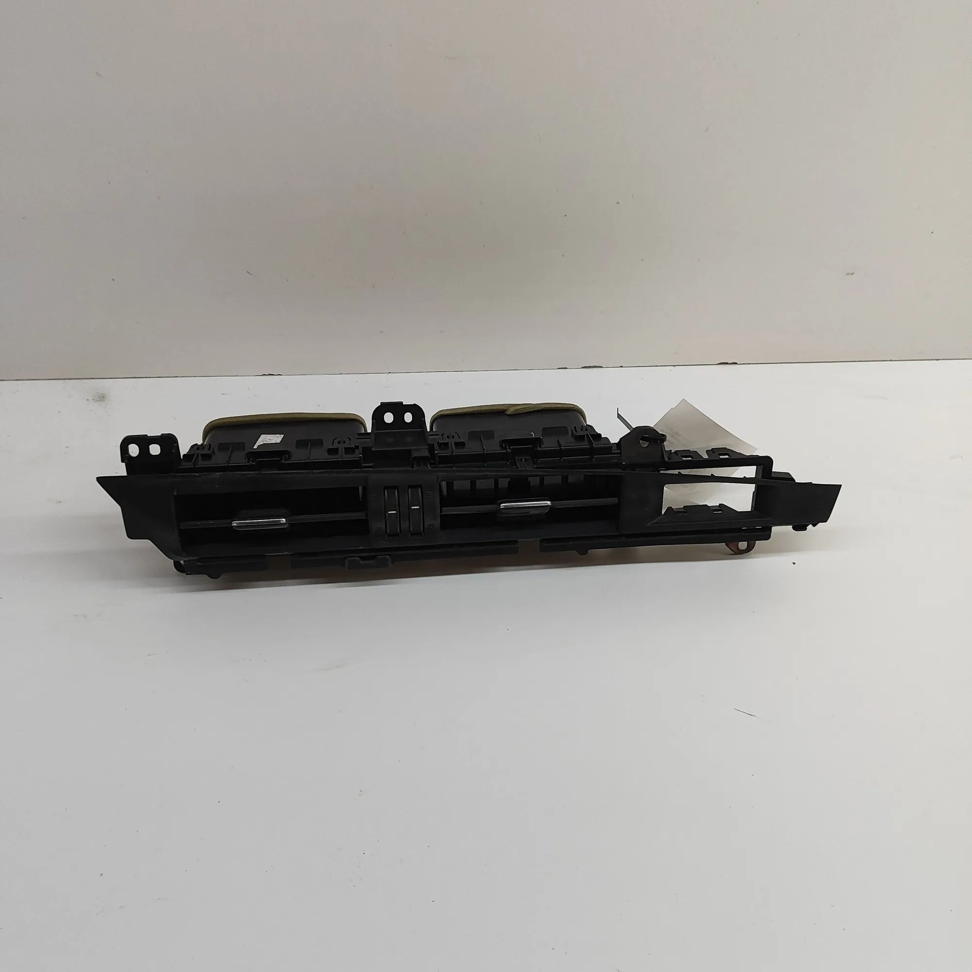 Toyota Auris Dashboard Air Vents Dashboard Air Vents — TOYOTA AURIS (_E18_) (201...