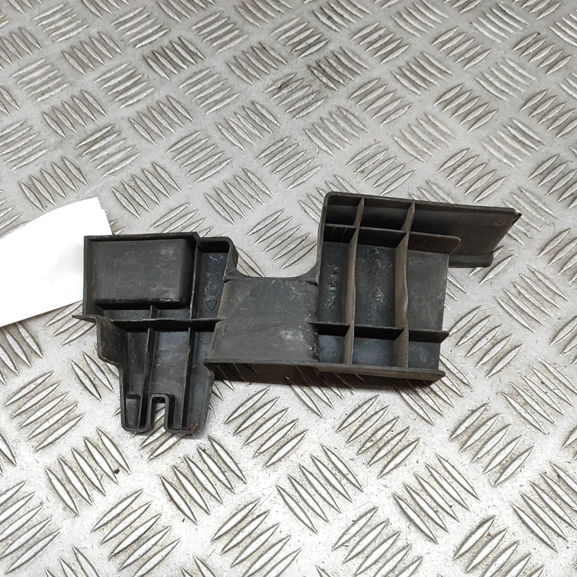 Honda CR-V Radiator Air Guide Duct Radiator Air Guide Duct — HONDA CR-V (V RW) (20...