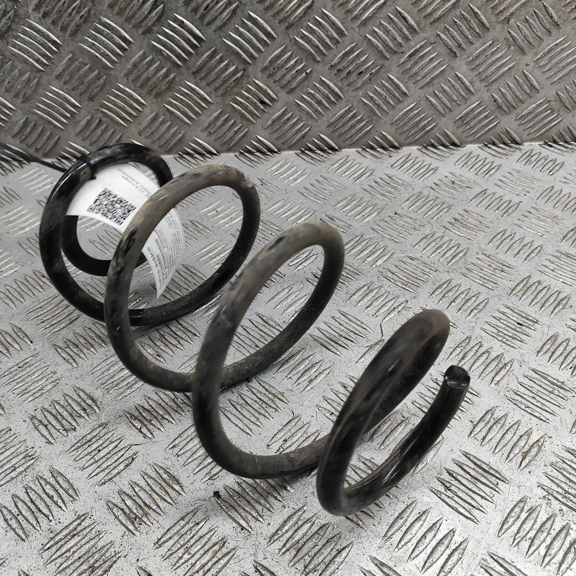 Mercedes-Benz CLA (C118) Coil spring — rear right Coil spring — rear right — MERCEDES BENZ CLA (C...