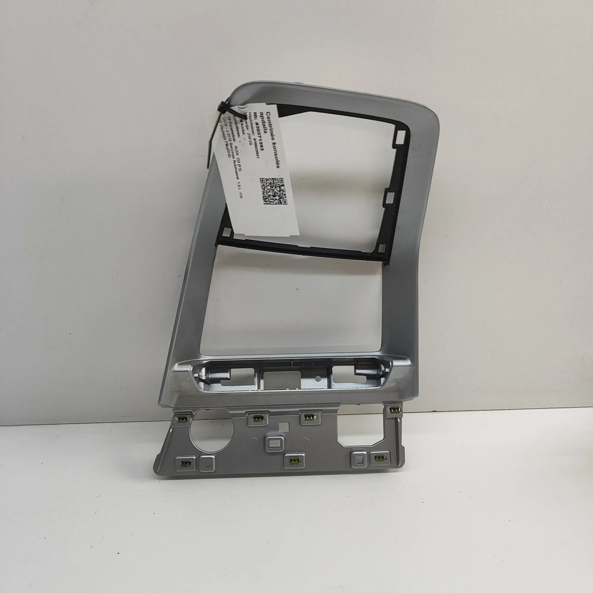 Audi Q3 (8U) Centre console trim Centre console trim — AUDI Q3 (F3) (2018-...) —...