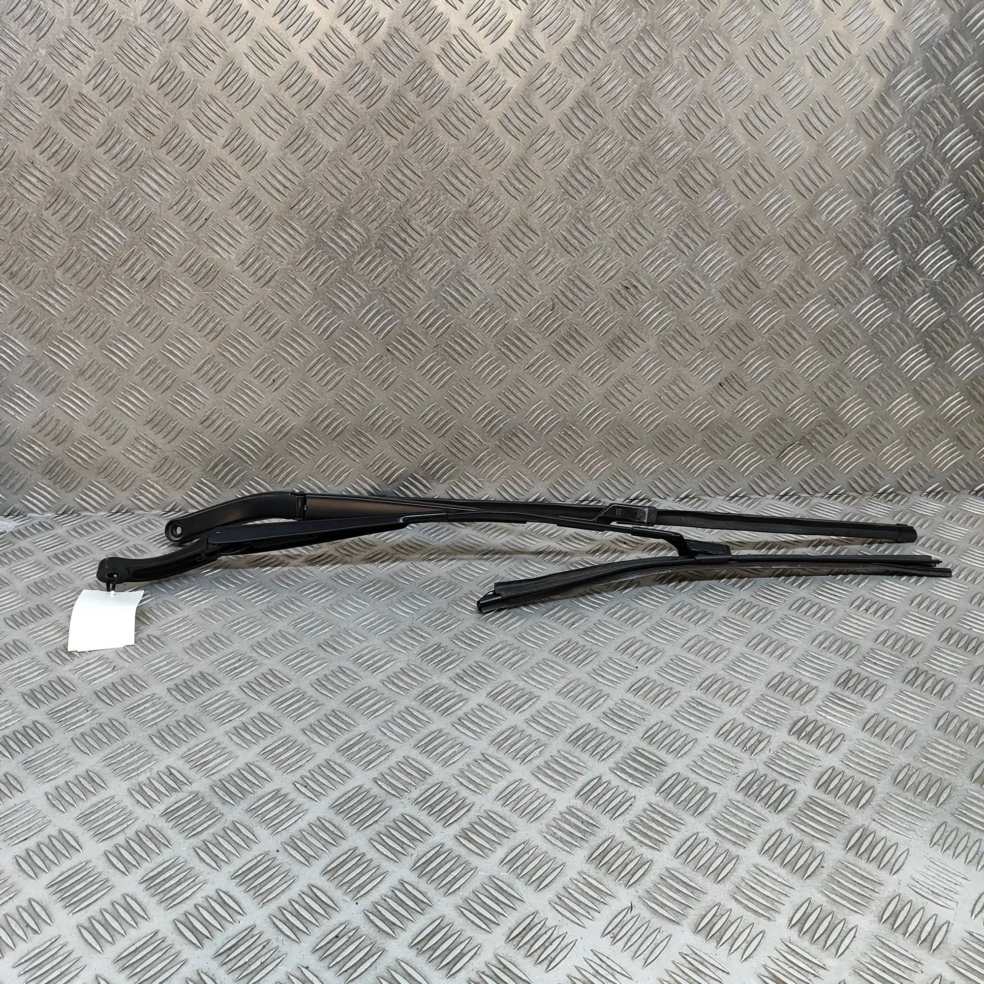 Volkswagen T-Roc Front Wiper Arms Front Wiper Arms — VW T-ROC (A11) (2017-...) — ...
