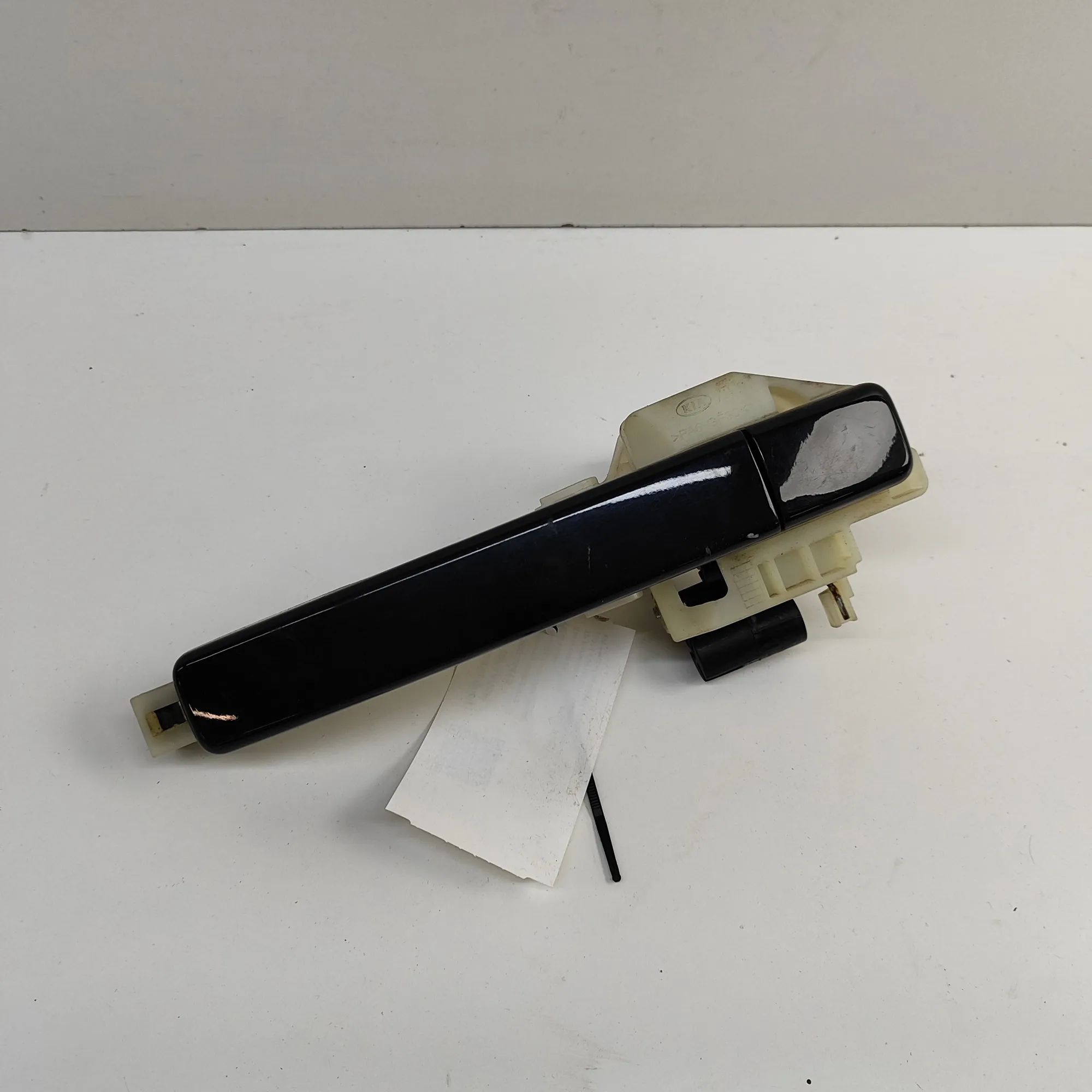 Kia Soul Exterior door handle — rear left Exterior door handle — rear left — KIA SOUL (II...