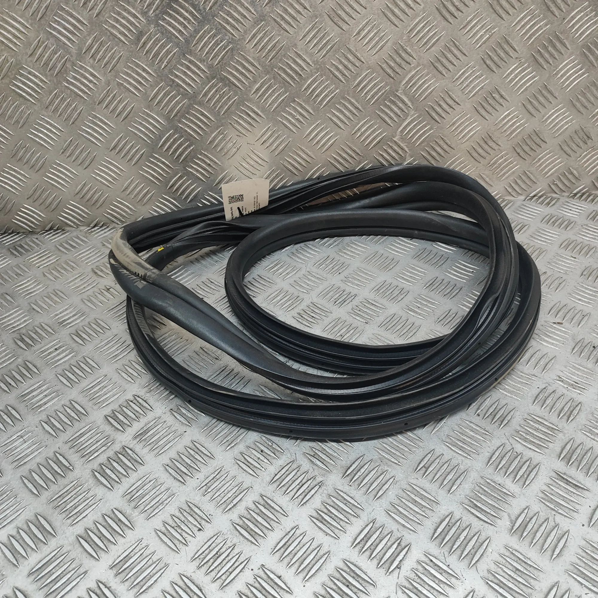 Kia Sportage Door rubber seal — rear left Door rubber seal — rear left — KIA SPORTAGE (V ...