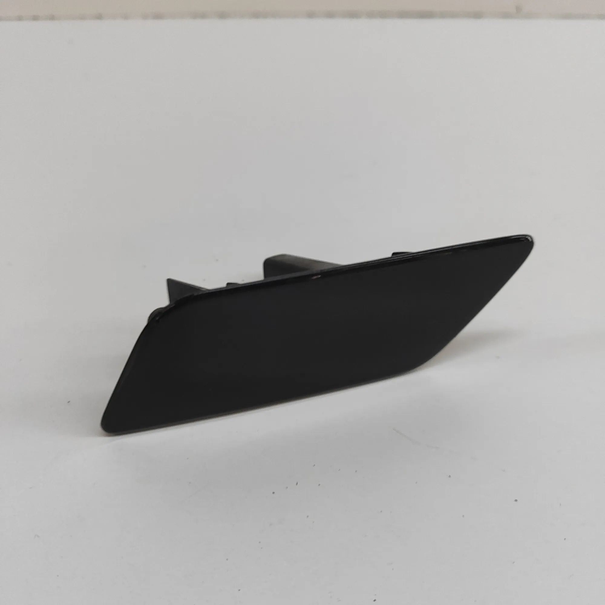 Land Rover Range Rover Sport (L494) Headlight washer cover — left Headlight washer cover — left — LAND ROVER RANG...