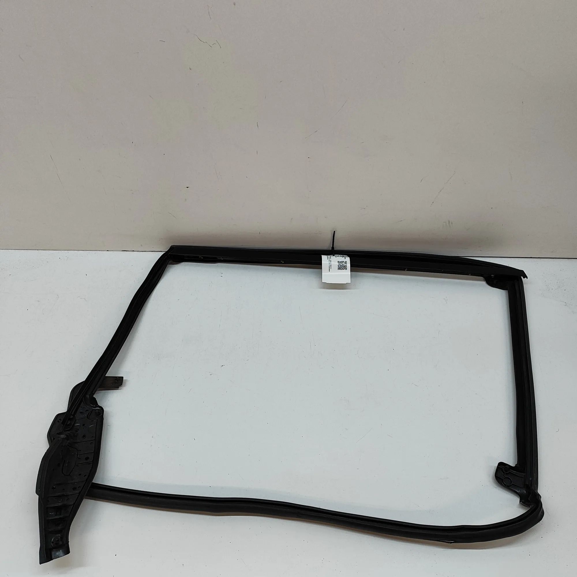Land Rover Range Rover Sport (L494) Upper door trim strip — rear right Upper door trim strip — rear right — LAND ROVER...