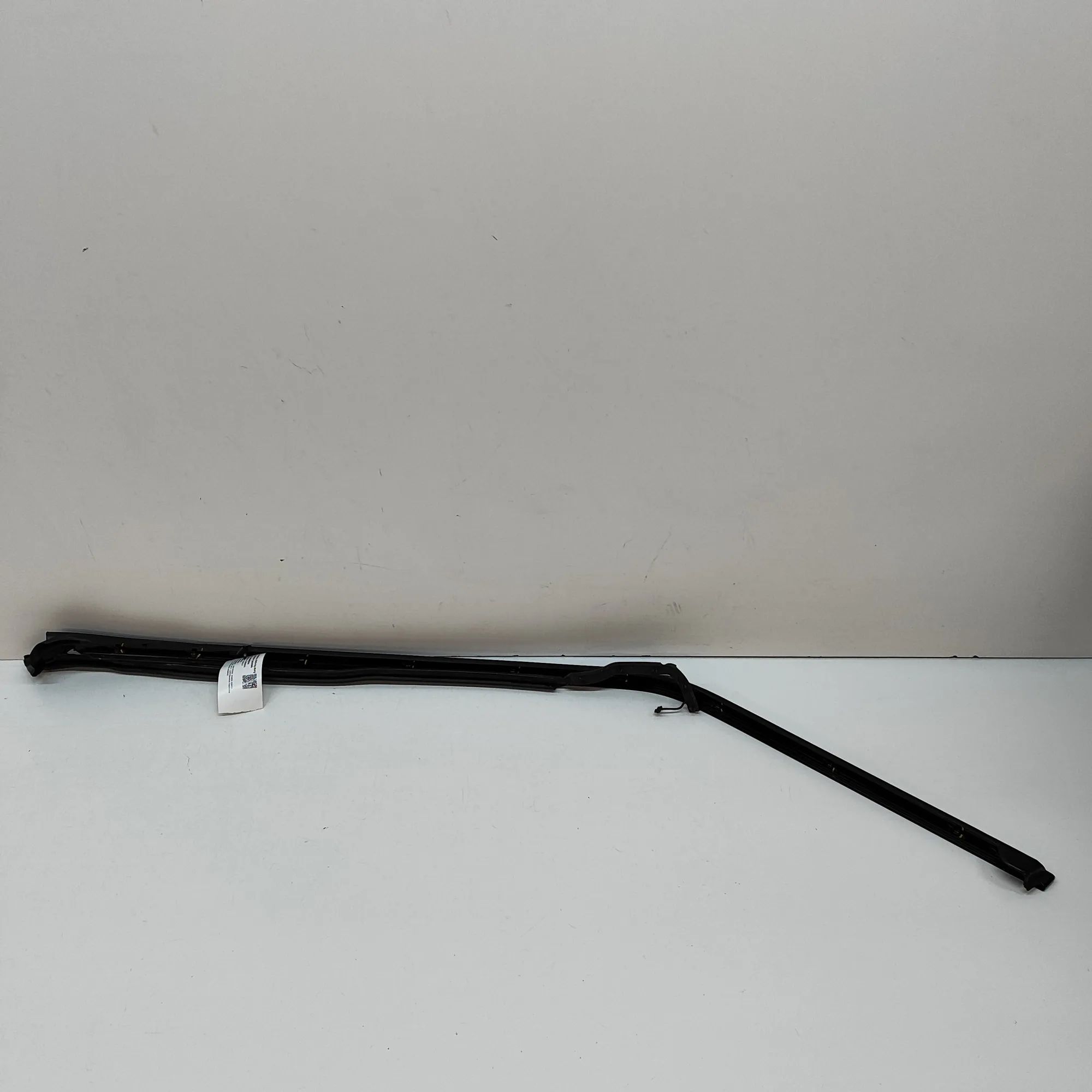 Land Rover Range Rover Sport (L494) Upper door trim strip — front right Upper door trim strip — front right — LAND ROVE...
