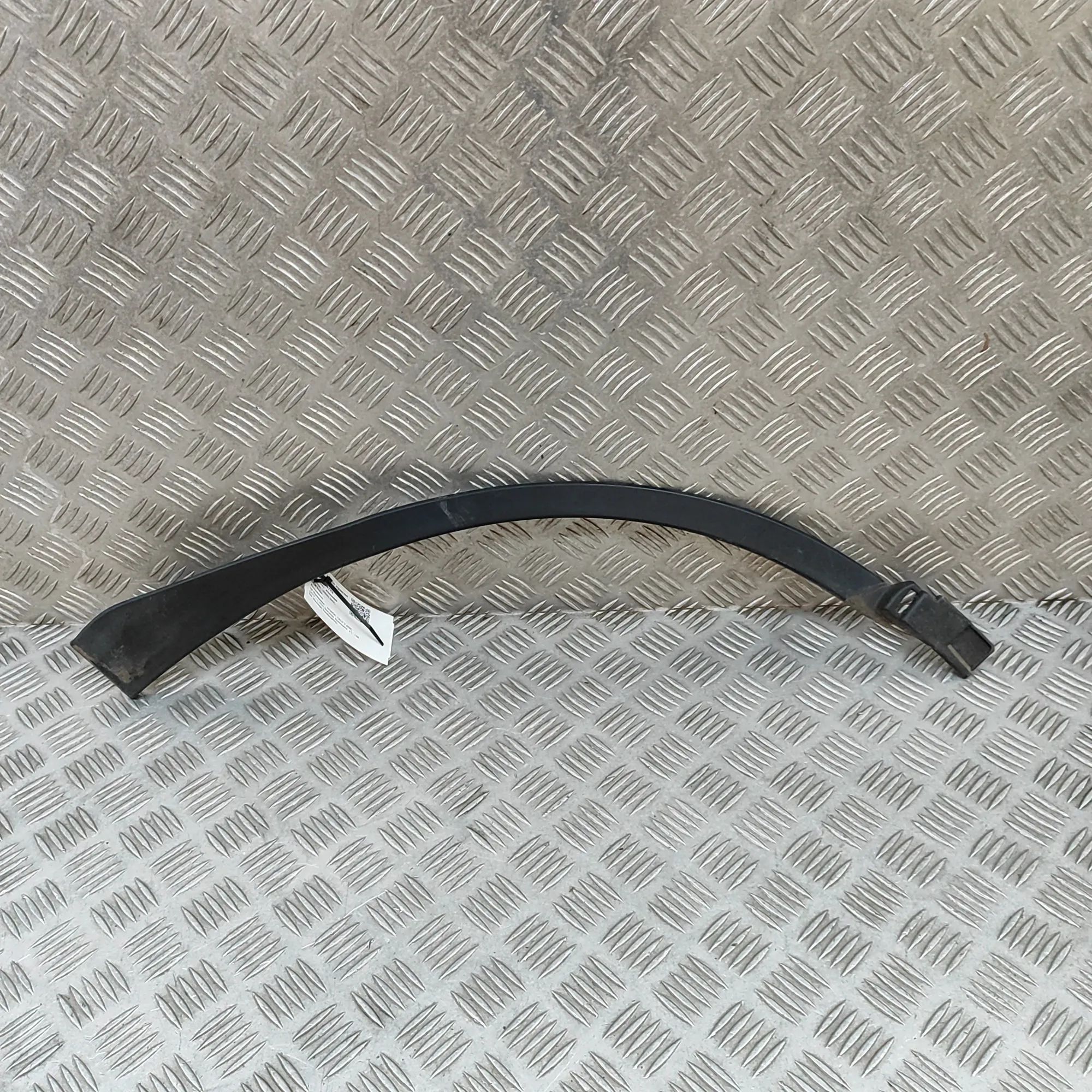 Honda CR-V Wheel arch trim — rear left Wheel arch trim — rear left — HONDA CR-V (V RW)...
