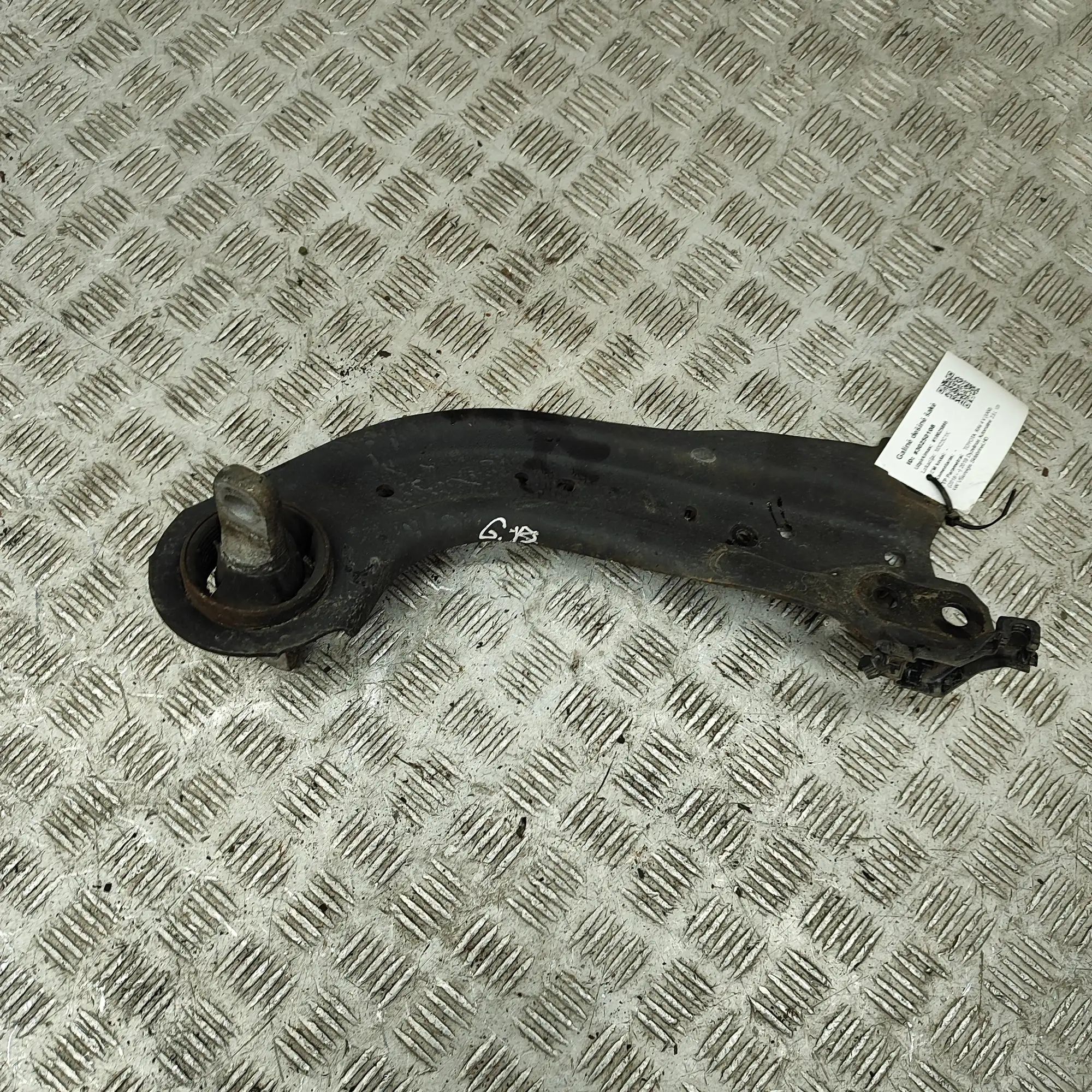 Toyota RAV4 (XA40) Rear Right Control Arm Rear Right Control Arm — TOYOTA RAV (4 V XA50) ...