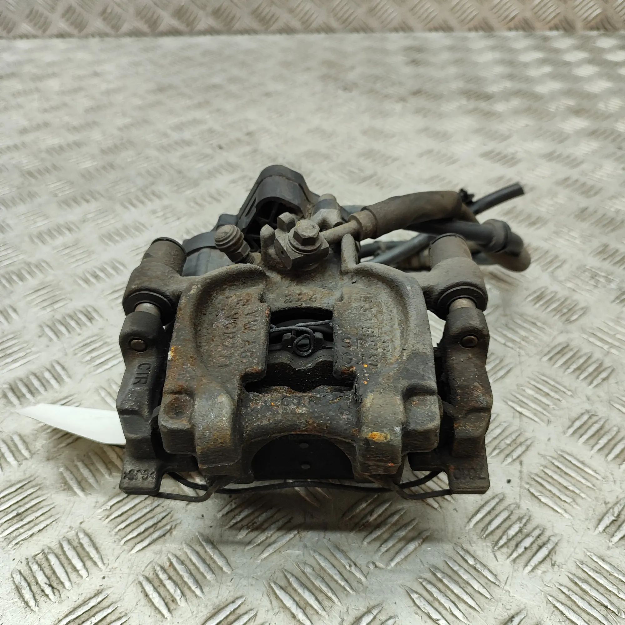 Audi Q2 (GA) Brake caliper — rear right Brake caliper — rear right — AUDI Q2 (GA) (2016...