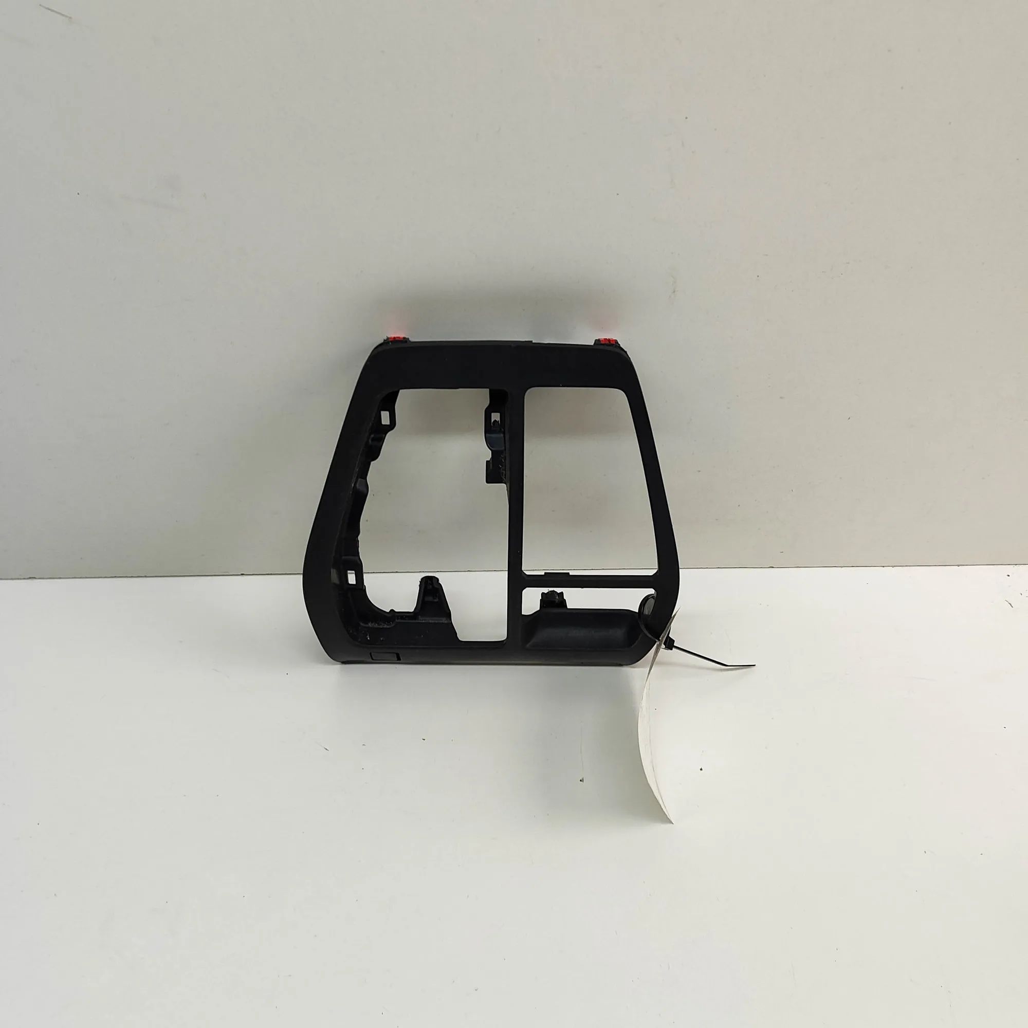 Toyota RAV4 (XA40) Gear Shifting Level Plastic Trim Gear Shifting Level Plastic Trim — TOYOTA RAV (...