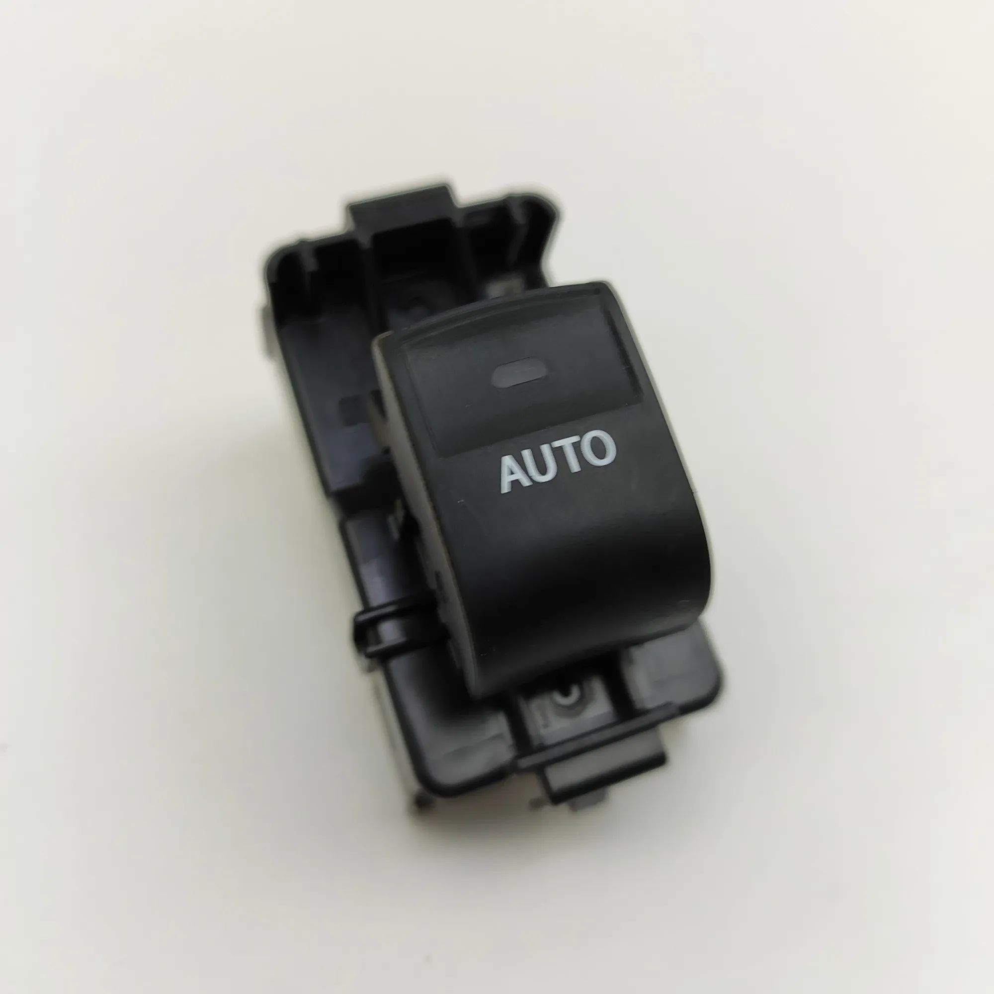 Toyota Land Cruiser 150 Door window switch — rear left Door window switch — rear left — TOYOTA LAND CR...