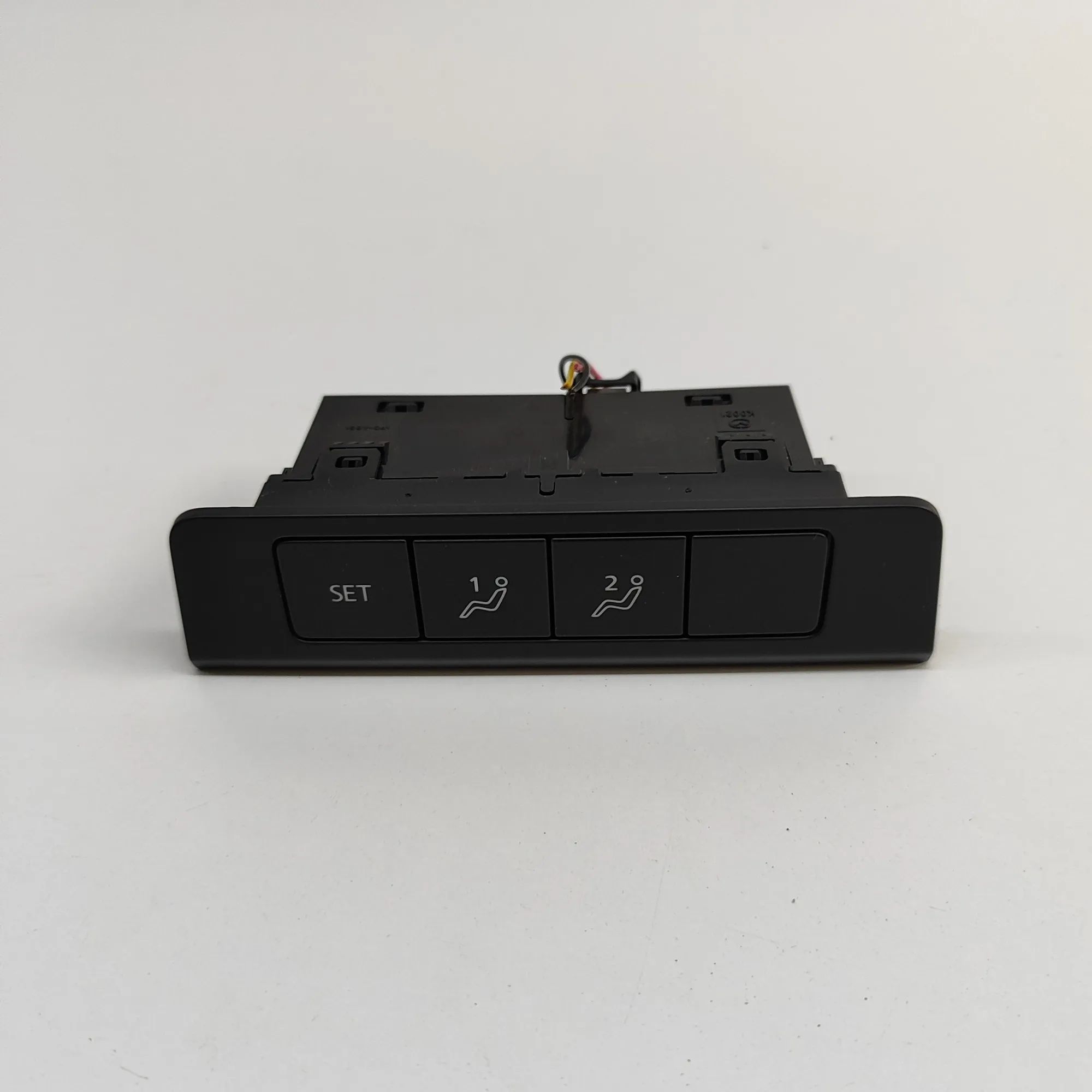 Mazda MX-30 Right Seat Control Buttons Right Seat Control Buttons — MAZDA MX-30 (DR) (...