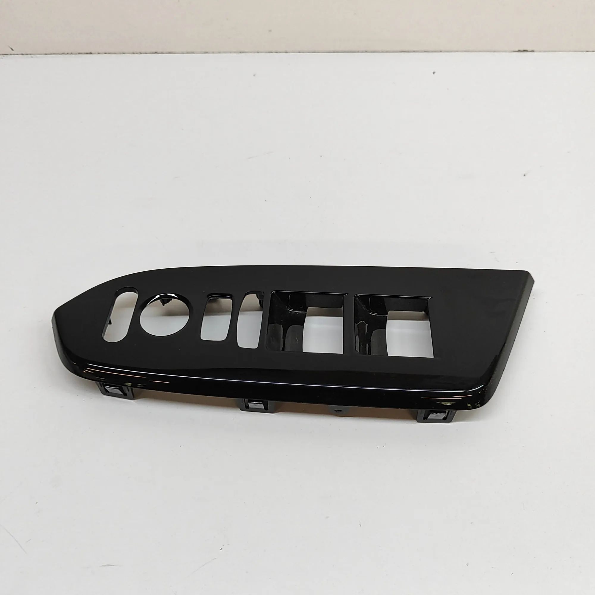 Honda CR-V Door panel trim — front right Door panel trim — front right — HONDA CR-V (V R...