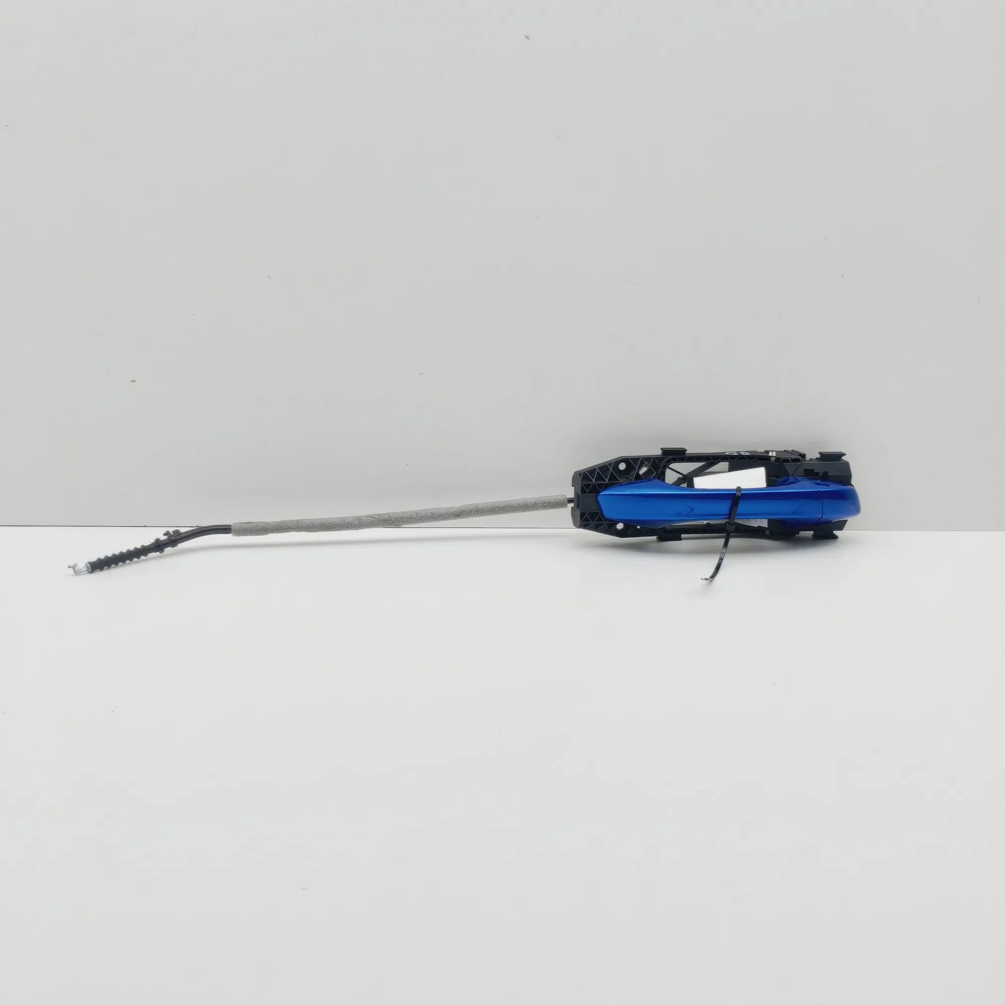 Skoda Karoq Exterior door handle — rear right Exterior door handle — rear right — SKODA KAROQ...