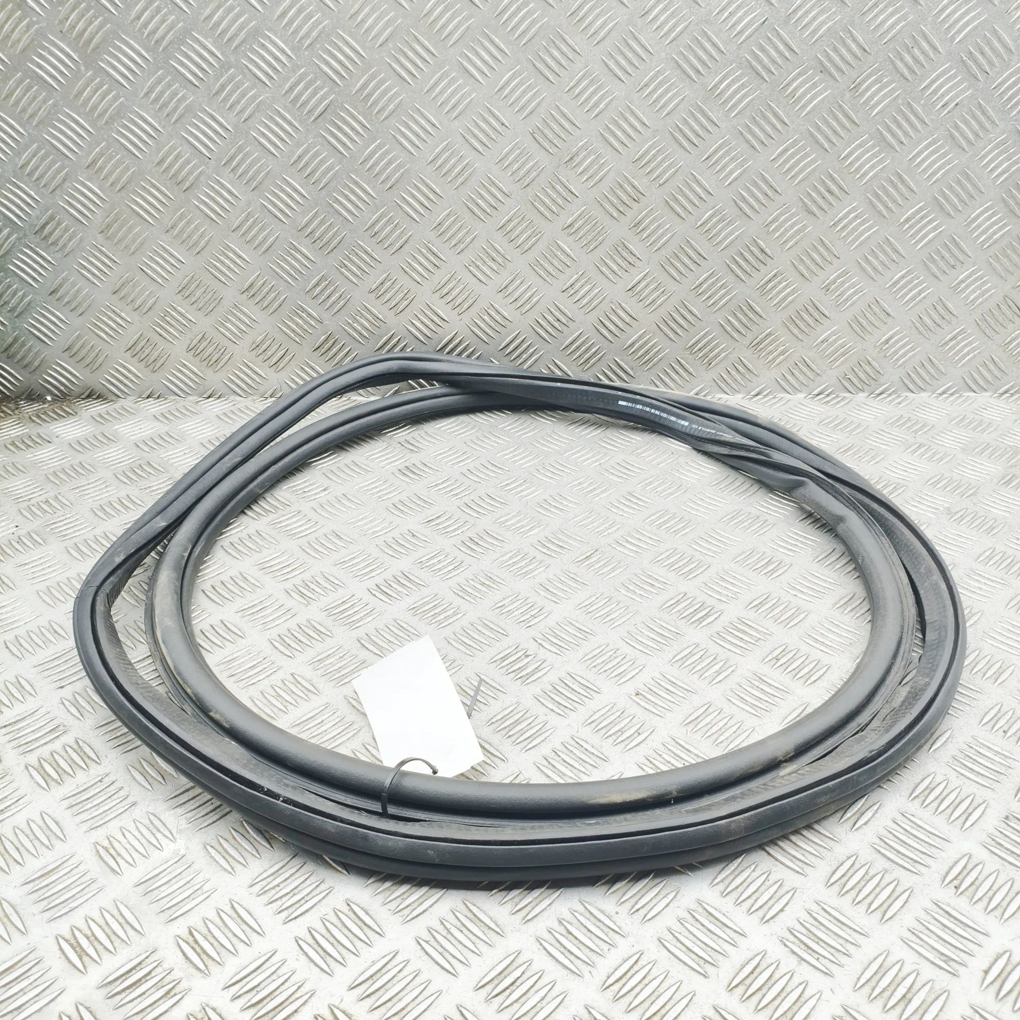 Skoda Karoq Door rubber seal — front right Door rubber seal — front right — SKODA KAROQ (N...