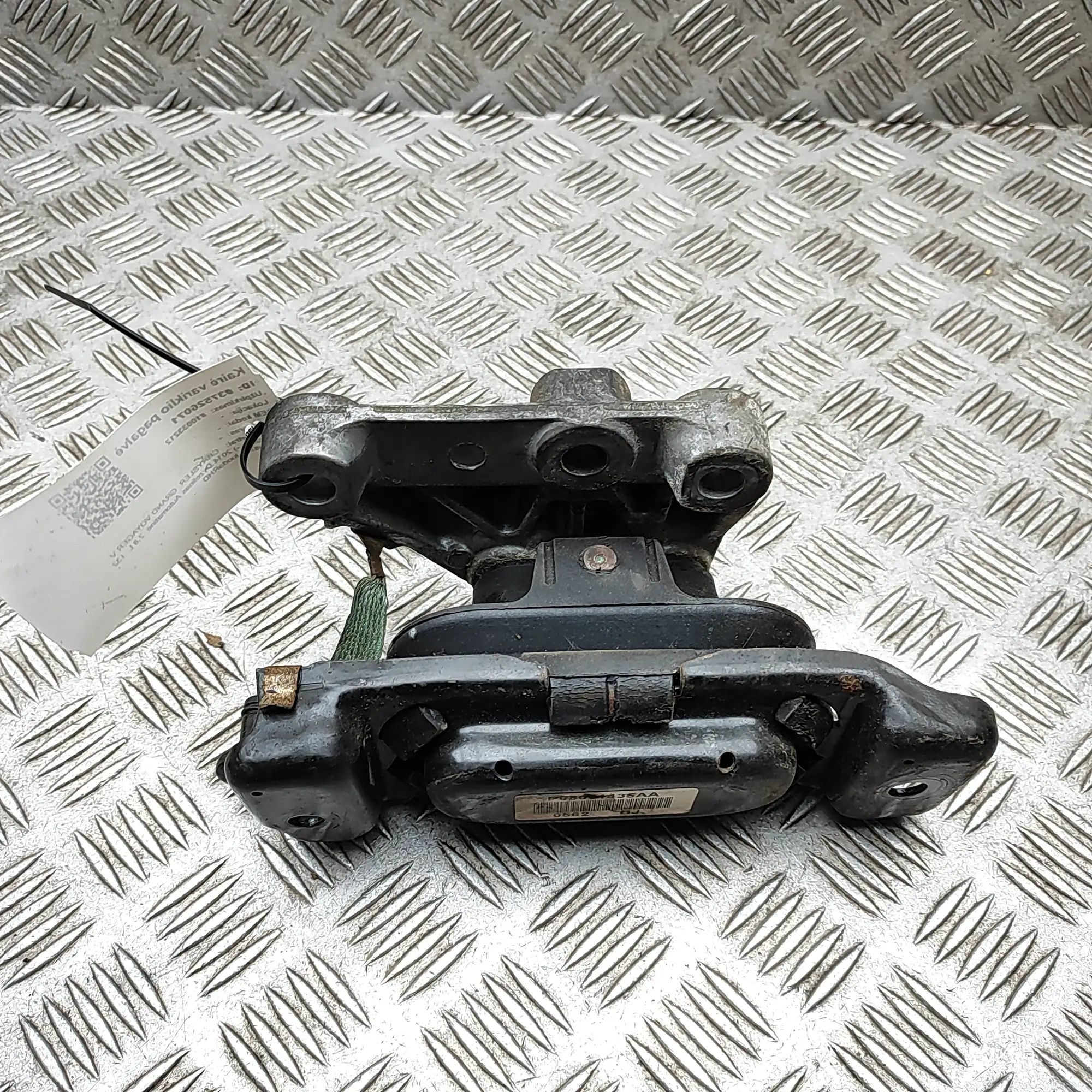 Chrysler Grand Voyager / Town & Country Right Side Engine Mount Right Side Engine Mount — CHRYSLER GRAND (VOYAG...