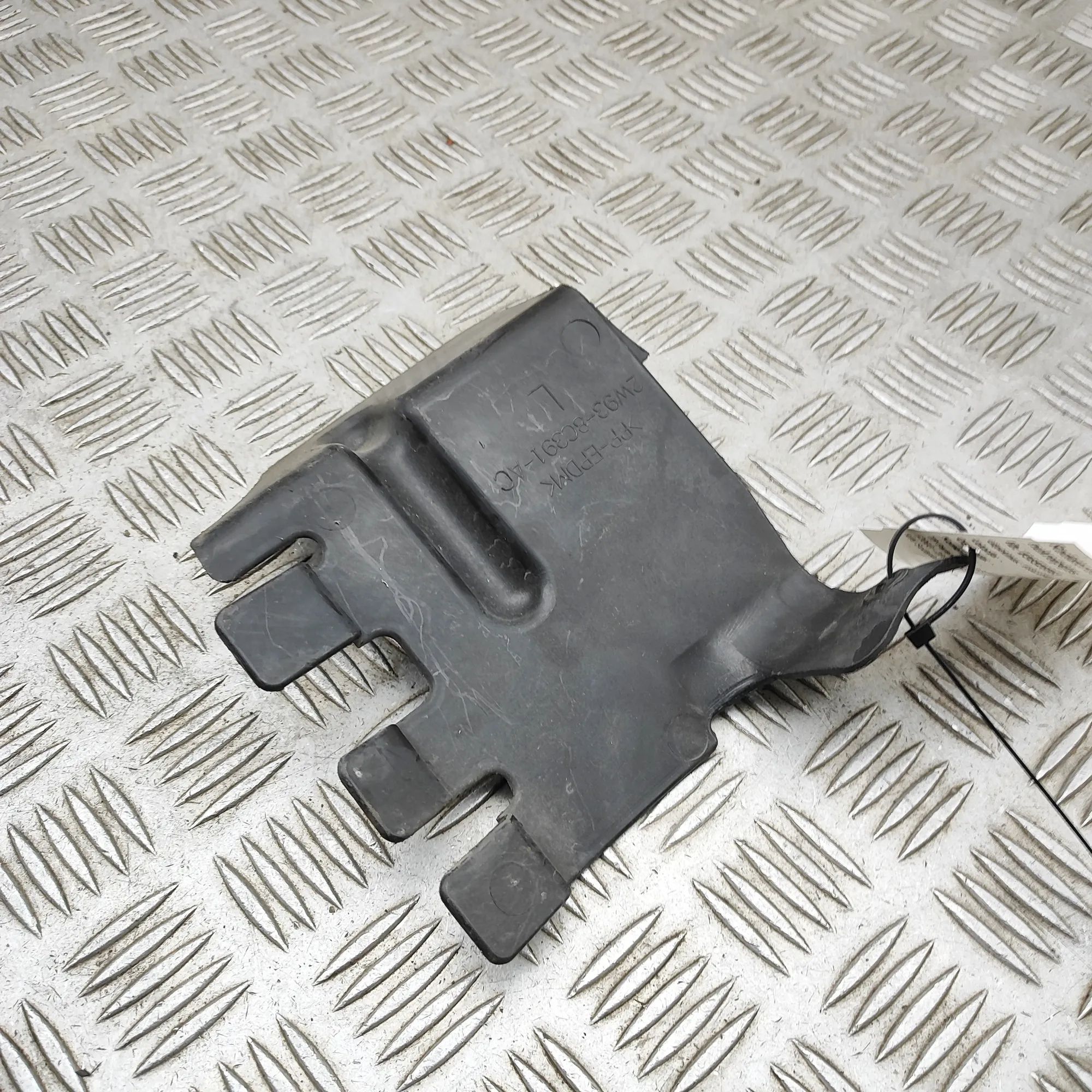 Jaguar XJ Radiator Air Guide Duct Radiator Air Guide Duct — JAGUAR XJ (X350) (200...