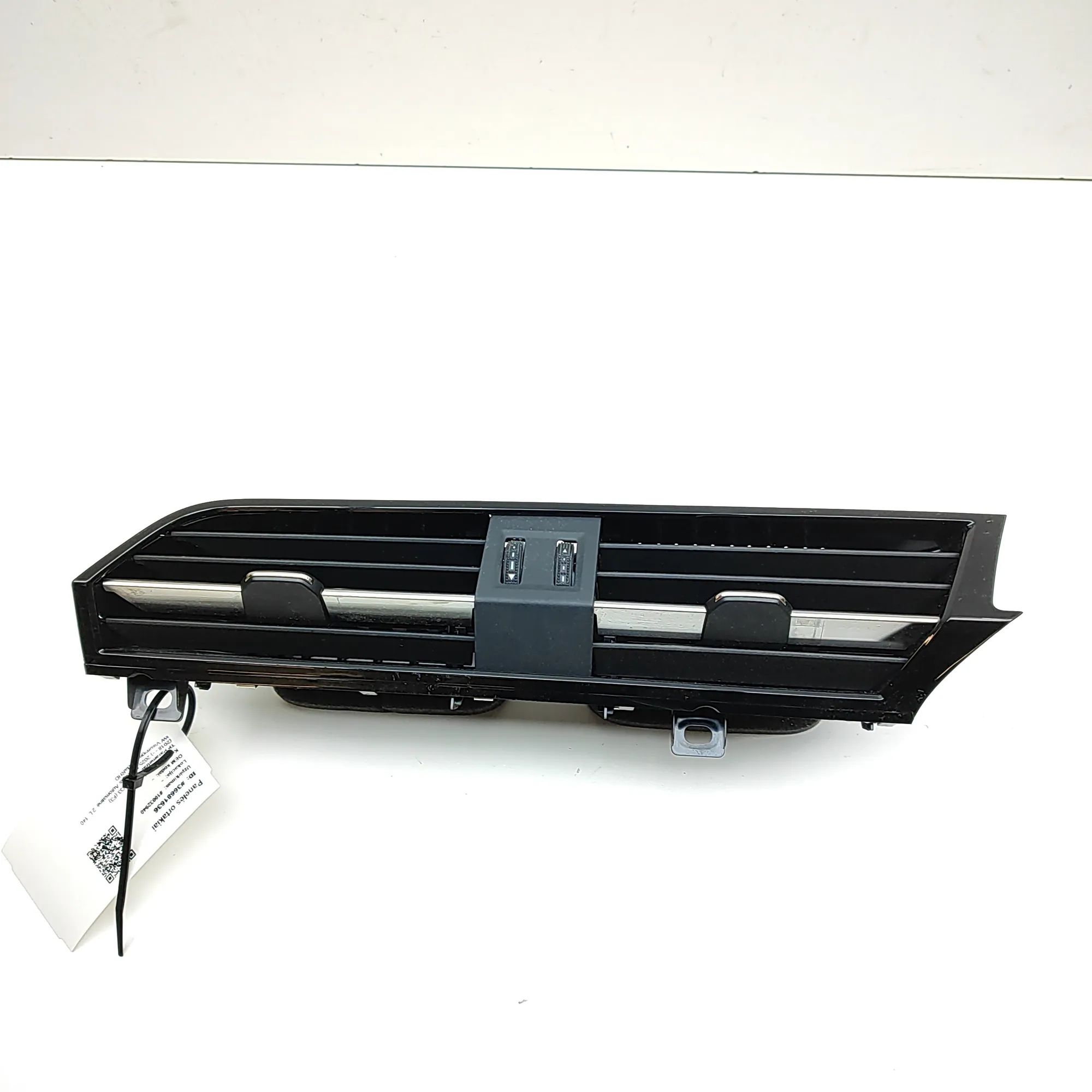 Audi Q3 (F3) Dashboard Air Vents Dashboard Air Vents — AUDI Q3 (F3) (2018-...) —...