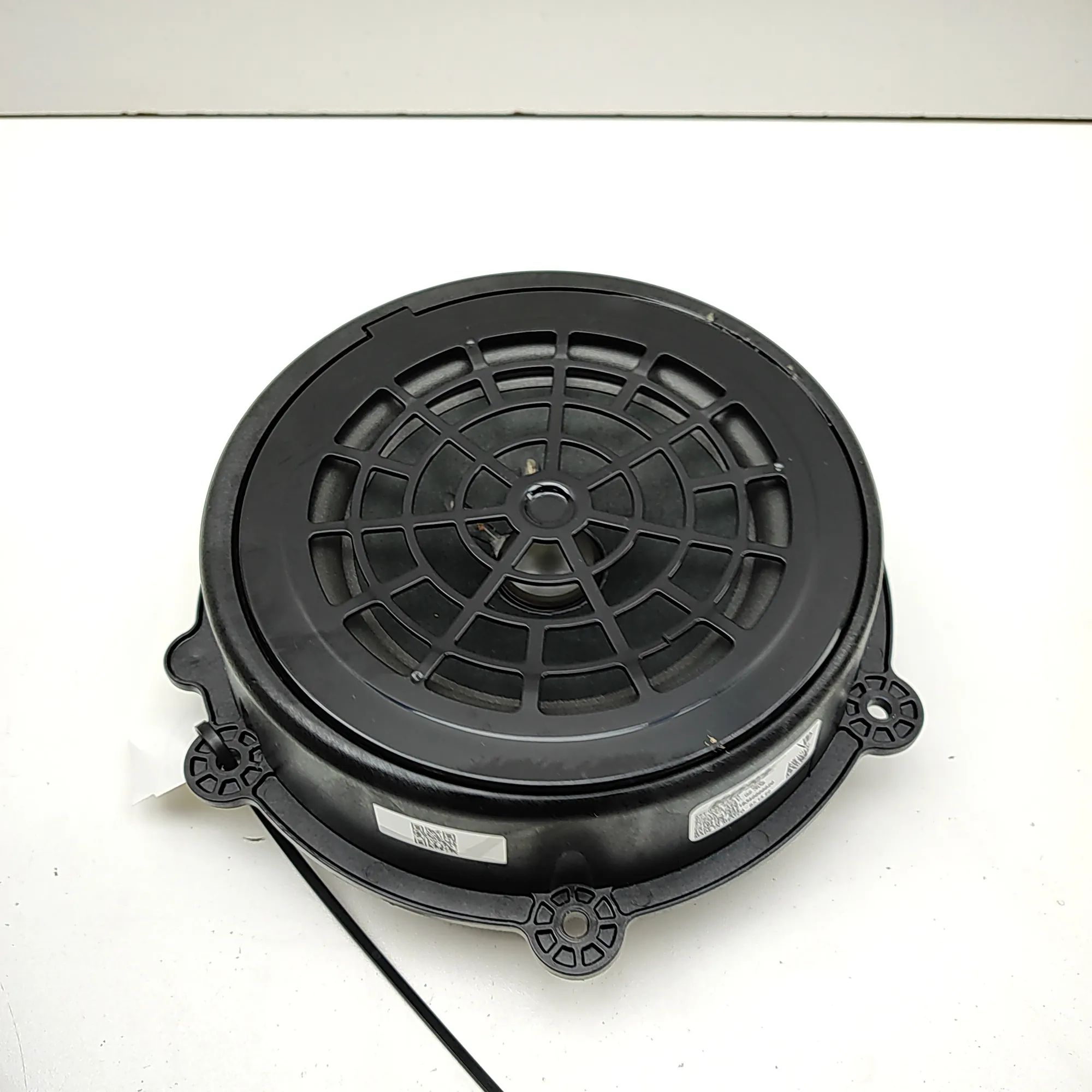 Porsche Cayenne Rear Left Door Speaker Rear Left Door Speaker — PORSCHE CAYENNE (Coupe...