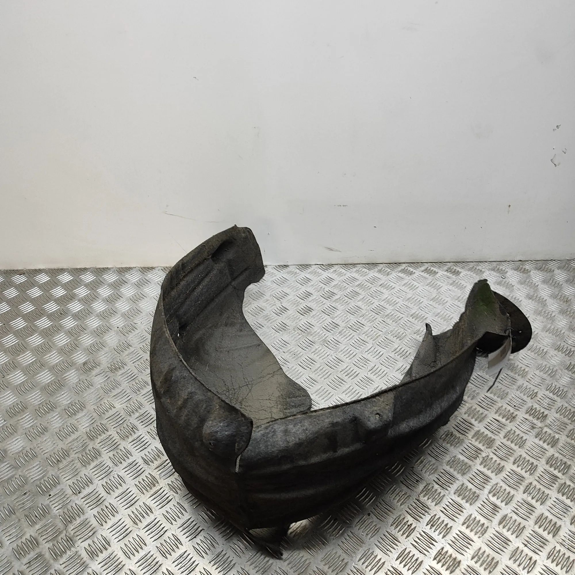 Ford Focus Rear Right Arch Liner Rear Right Arch Liner — FORD FOCUS (IV HN) (201...