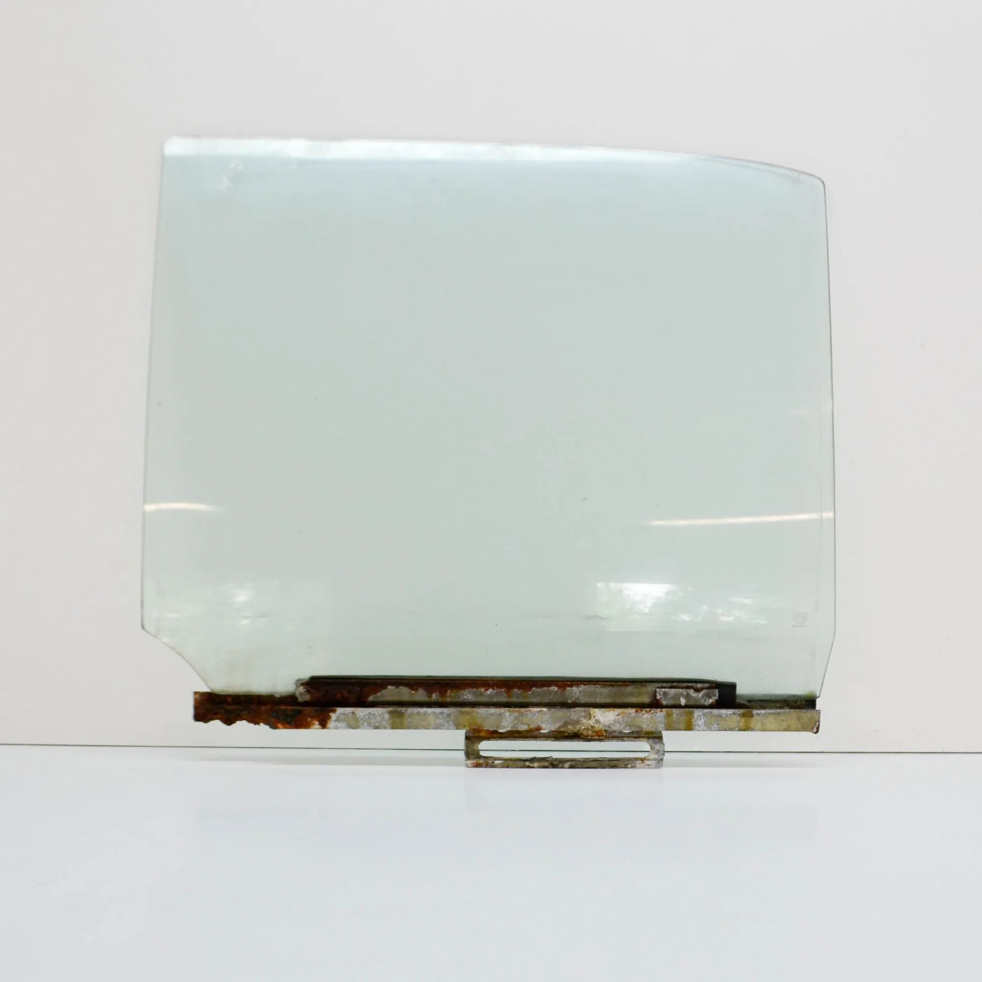Mercedes-Benz 200 - 280 (W114, W115) Rear Left Door Window Rear Left Door Window — MERCEDES BENZ S-CLASS (...