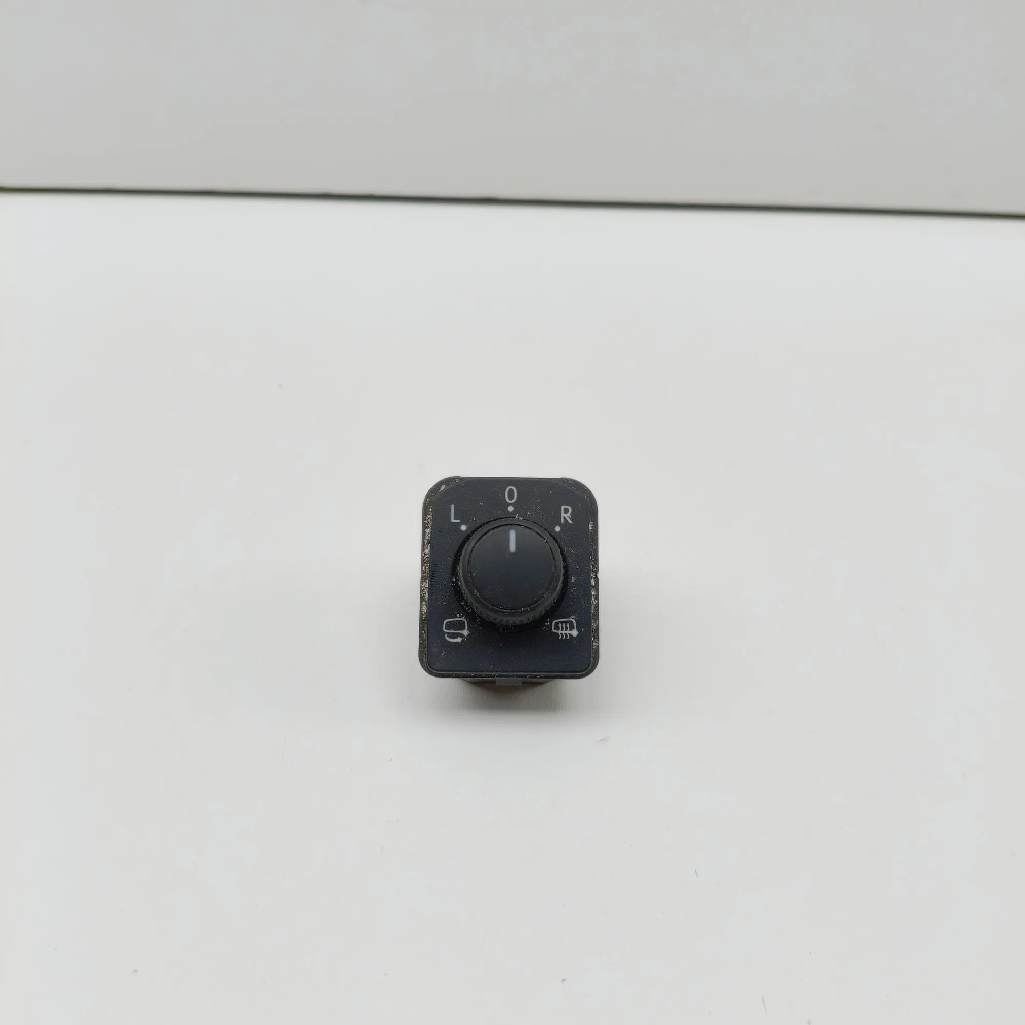 Skoda Karoq Mirror Adjustment Switch Mirror Adjustment Switch — SKODA KAROQ (NU7) (2...