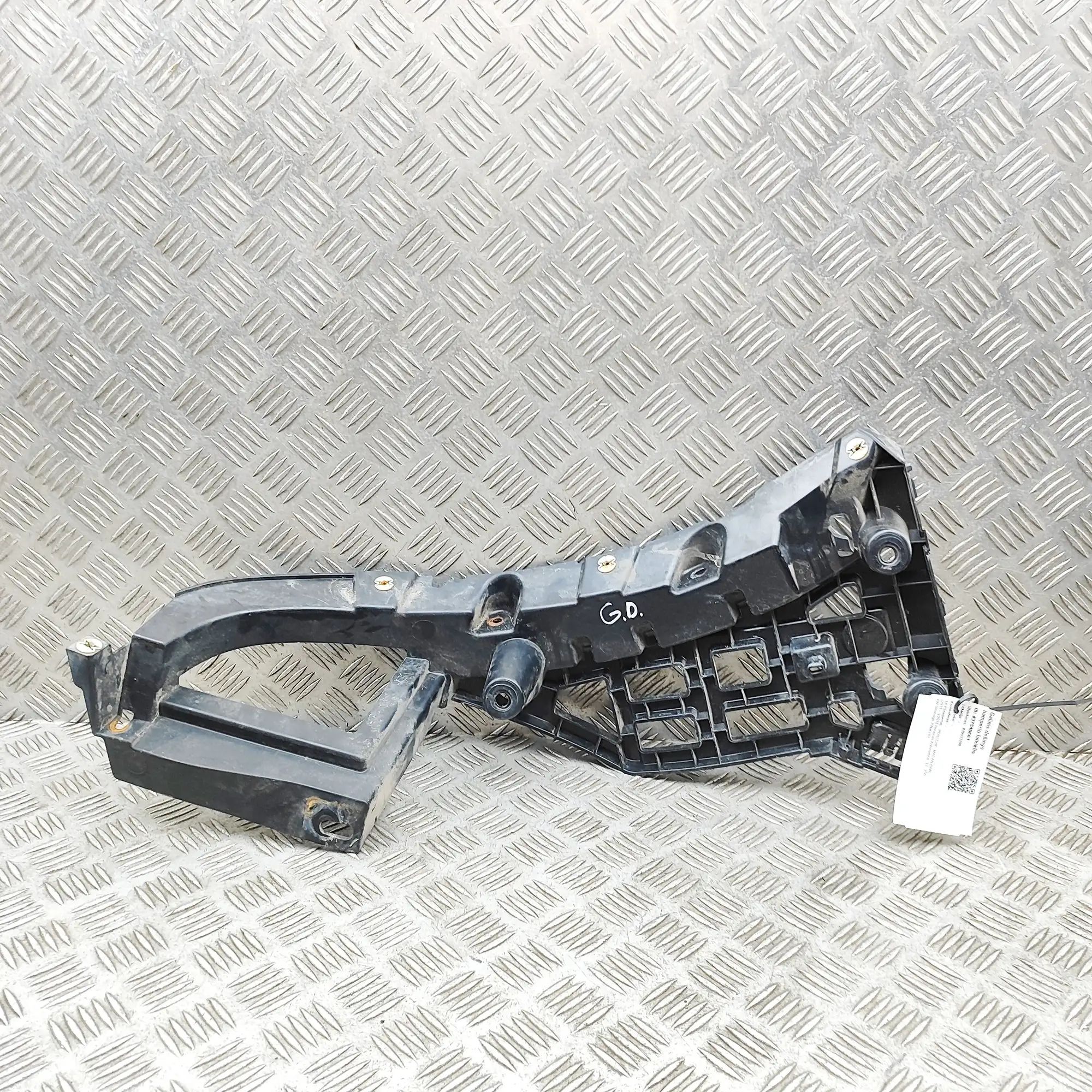 Porsche Macan Rear Right Bumper Bracket Rear Right Bumper Bracket — PORSCHE MACAN (95B)...