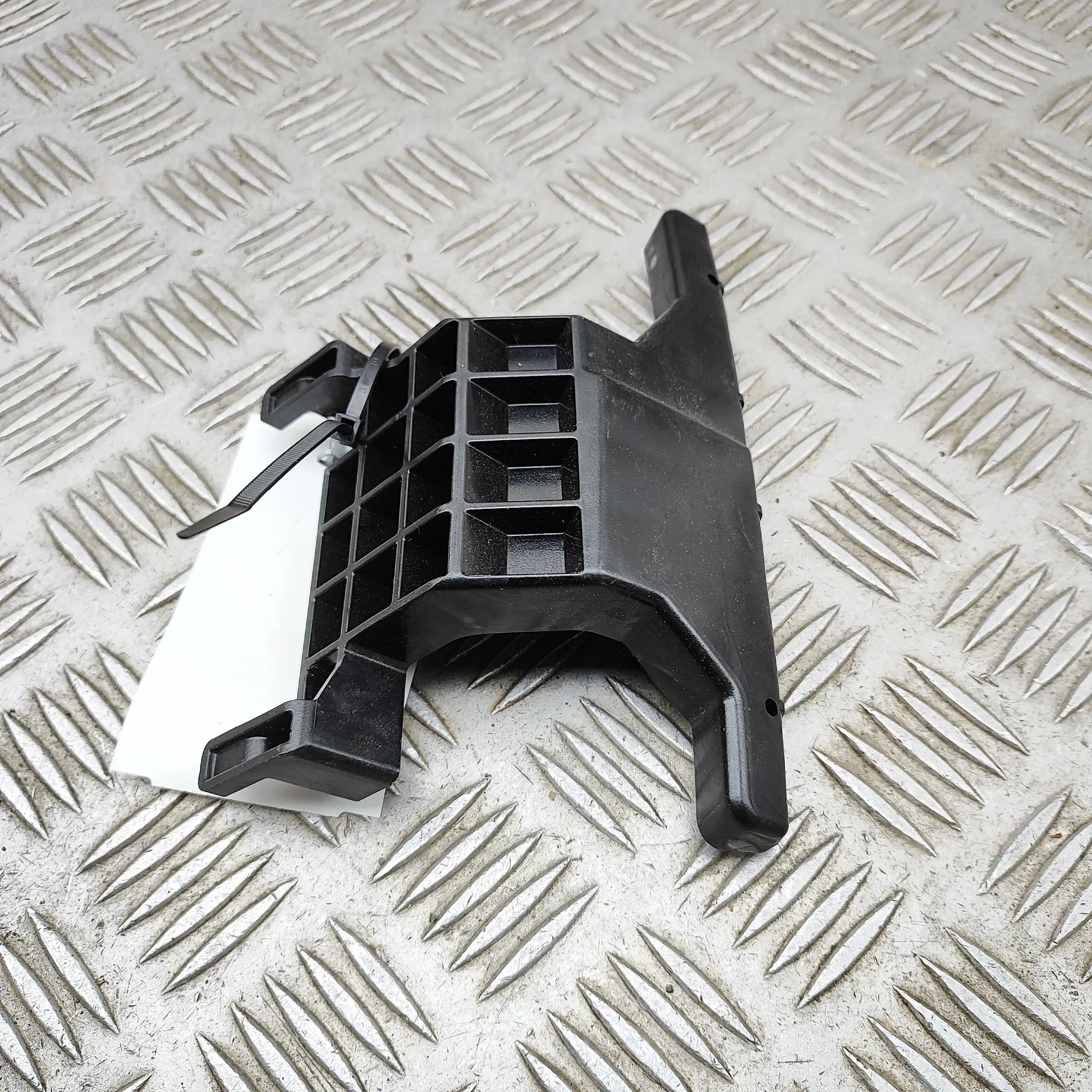Nissan Ariya Left Headlight Bracket Left Headlight Bracket — NISSAN ARIYA (FE0) (20...
