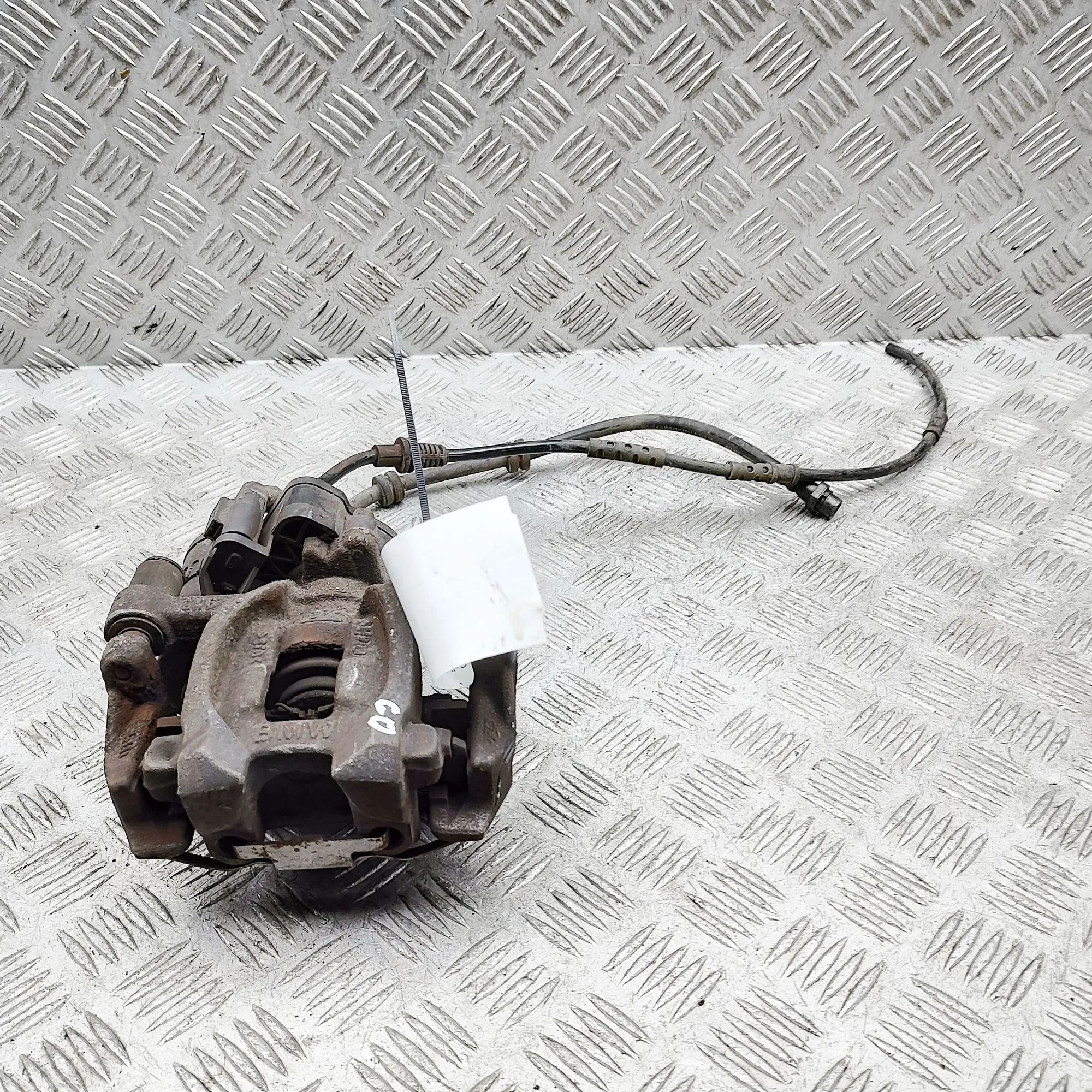 BMW 2 (F44) Brake caliper — rear right Brake caliper — rear right — BMW 2 SERIES (Gran...