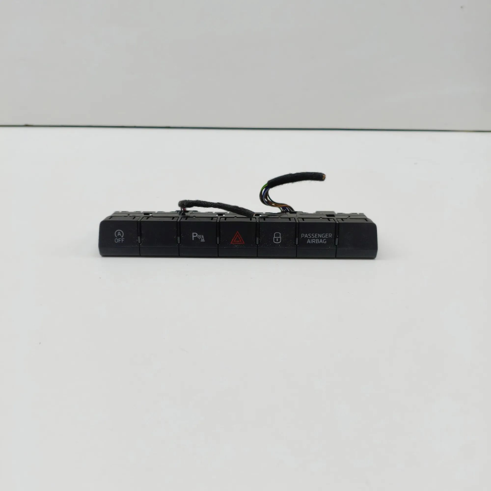 Skoda Karoq Hazard warning switch Hazard warning switch — SKODA KAROQ (NU7) (2017...