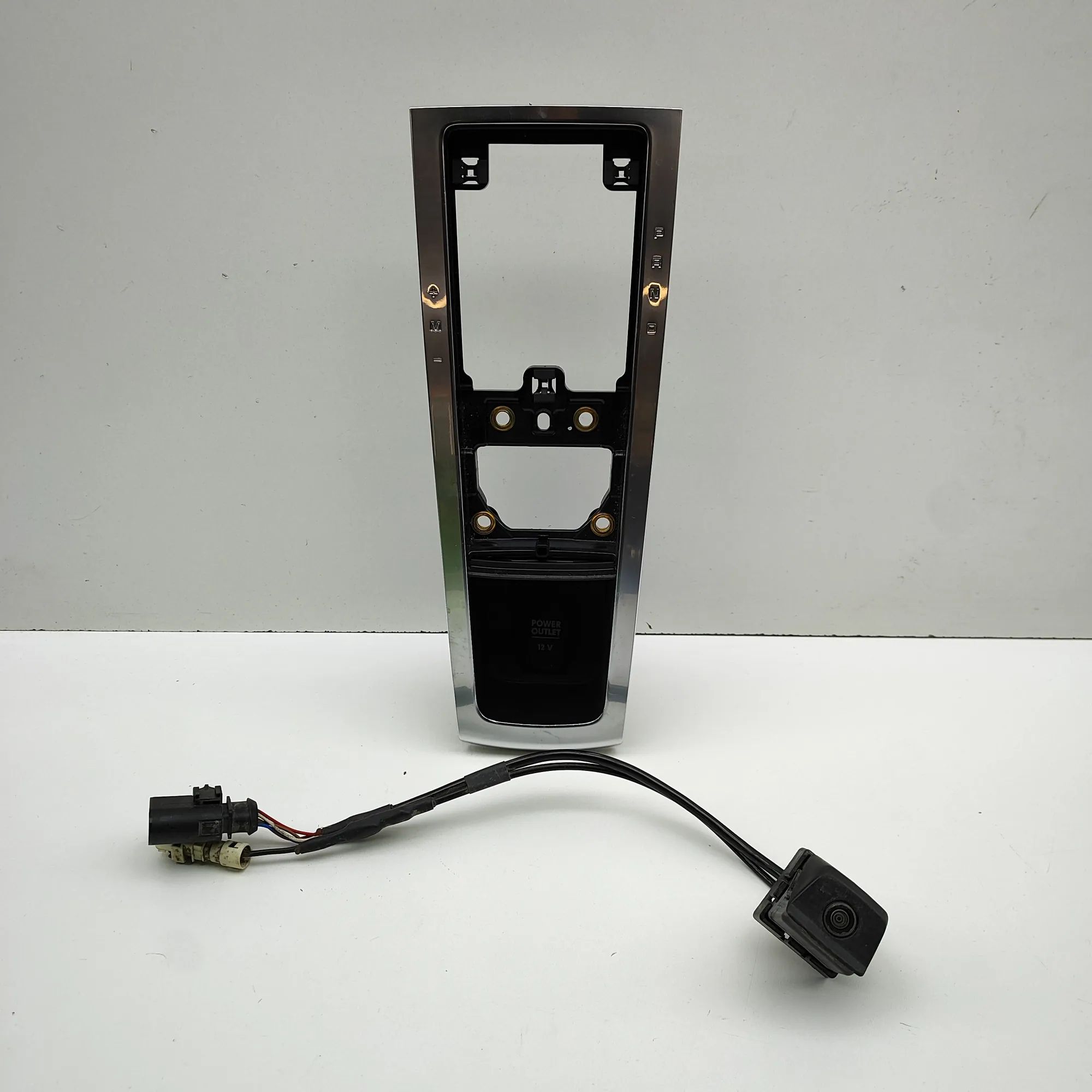 Porsche Macan Gear Shifting Level Plastic Trim Gear Shifting Level Plastic Trim — PORSCHE MACA...