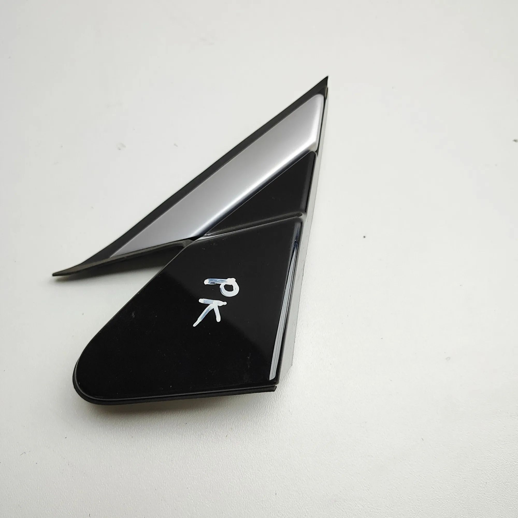 Nissan Ariya Mirror trim — front left Mirror trim — front left — NISSAN ARIYA (FE0) (...