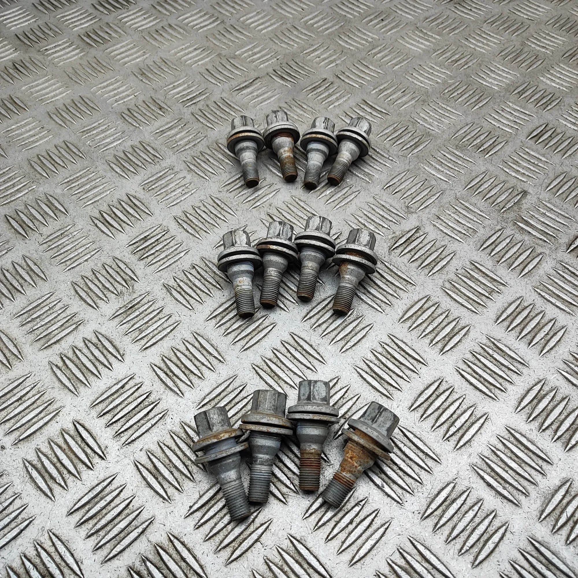 Opel Mokka (B) Wheel Screws Kit Wheel Screws Kit — OPEL MOKKA (2020-...) — 9817...